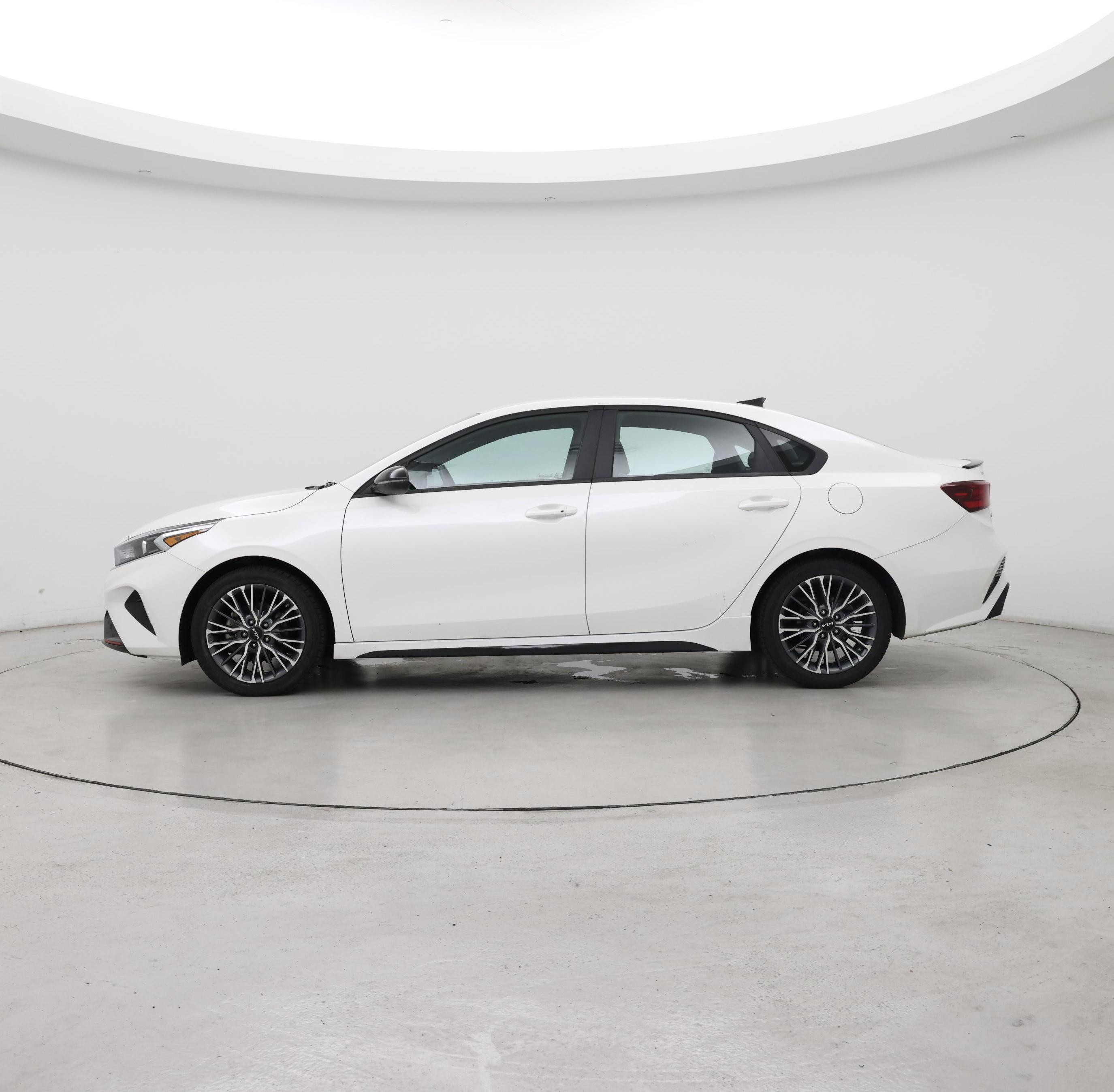 Thumbnail: 2023 Kia Forte - 3