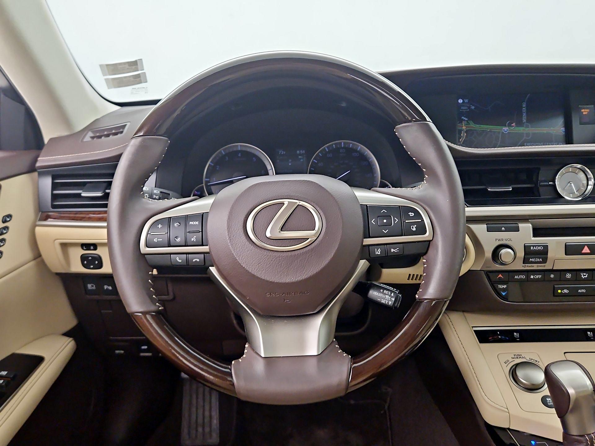 Thumbnail: 2018 Lexus ES - 10