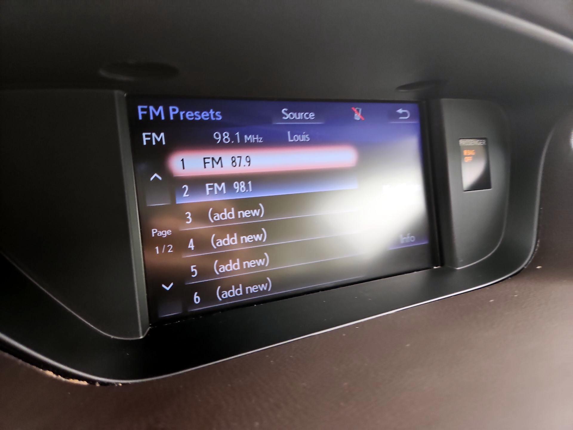 Thumbnail: 2018 Lexus ES - 16