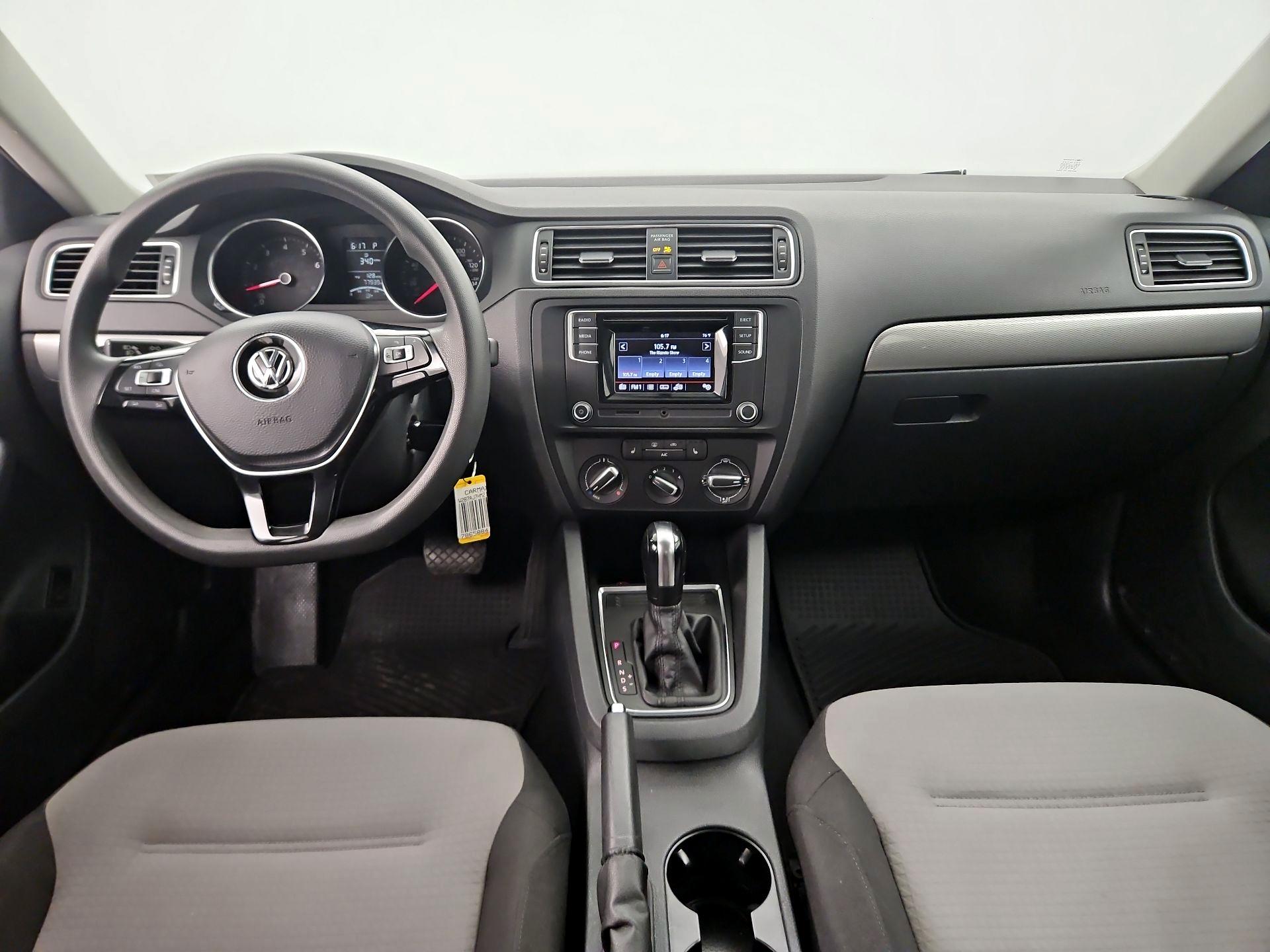 Thumbnail: 2017 Volkswagen Jetta - 9