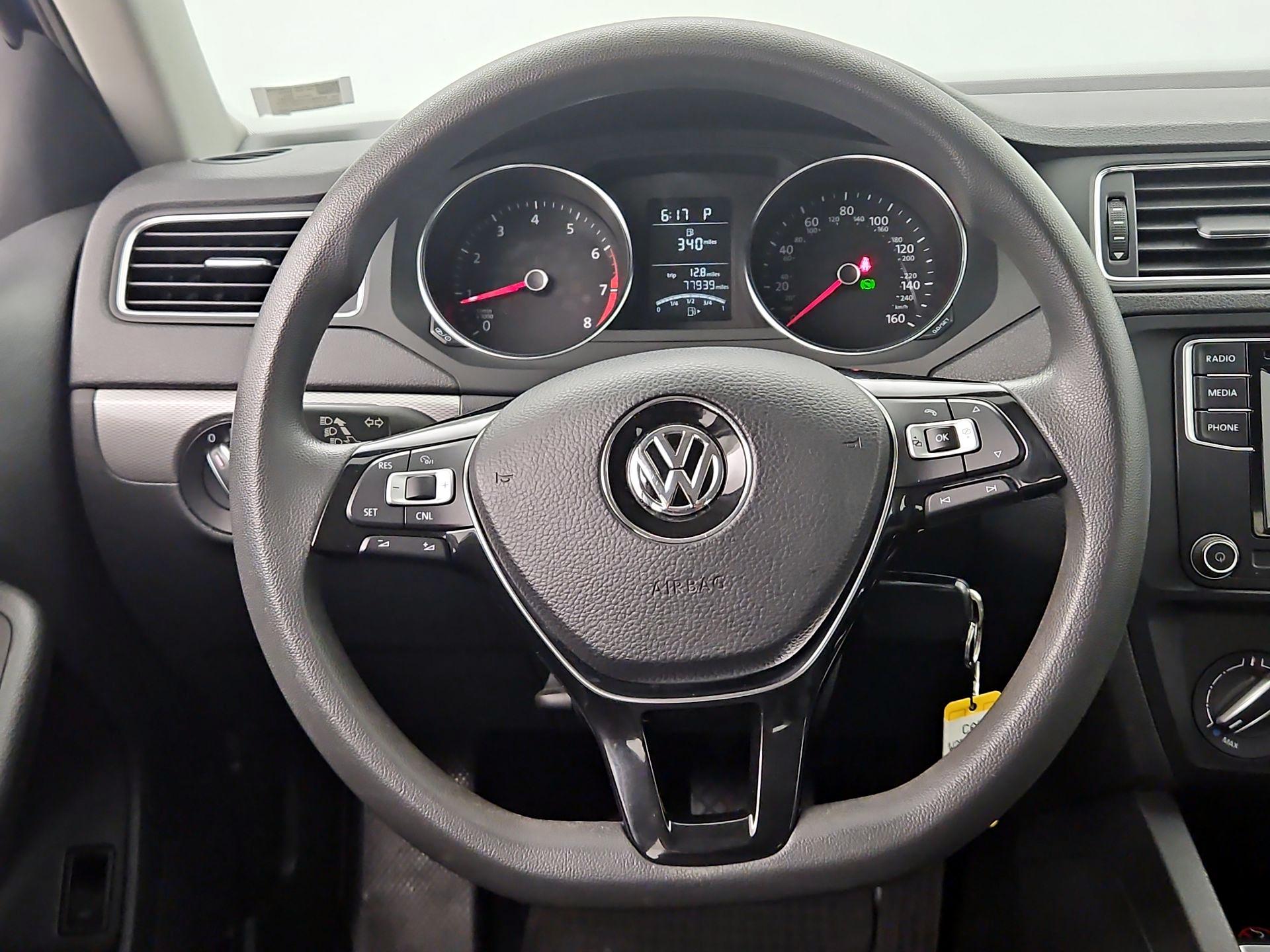 Thumbnail: 2017 Volkswagen Jetta - 10