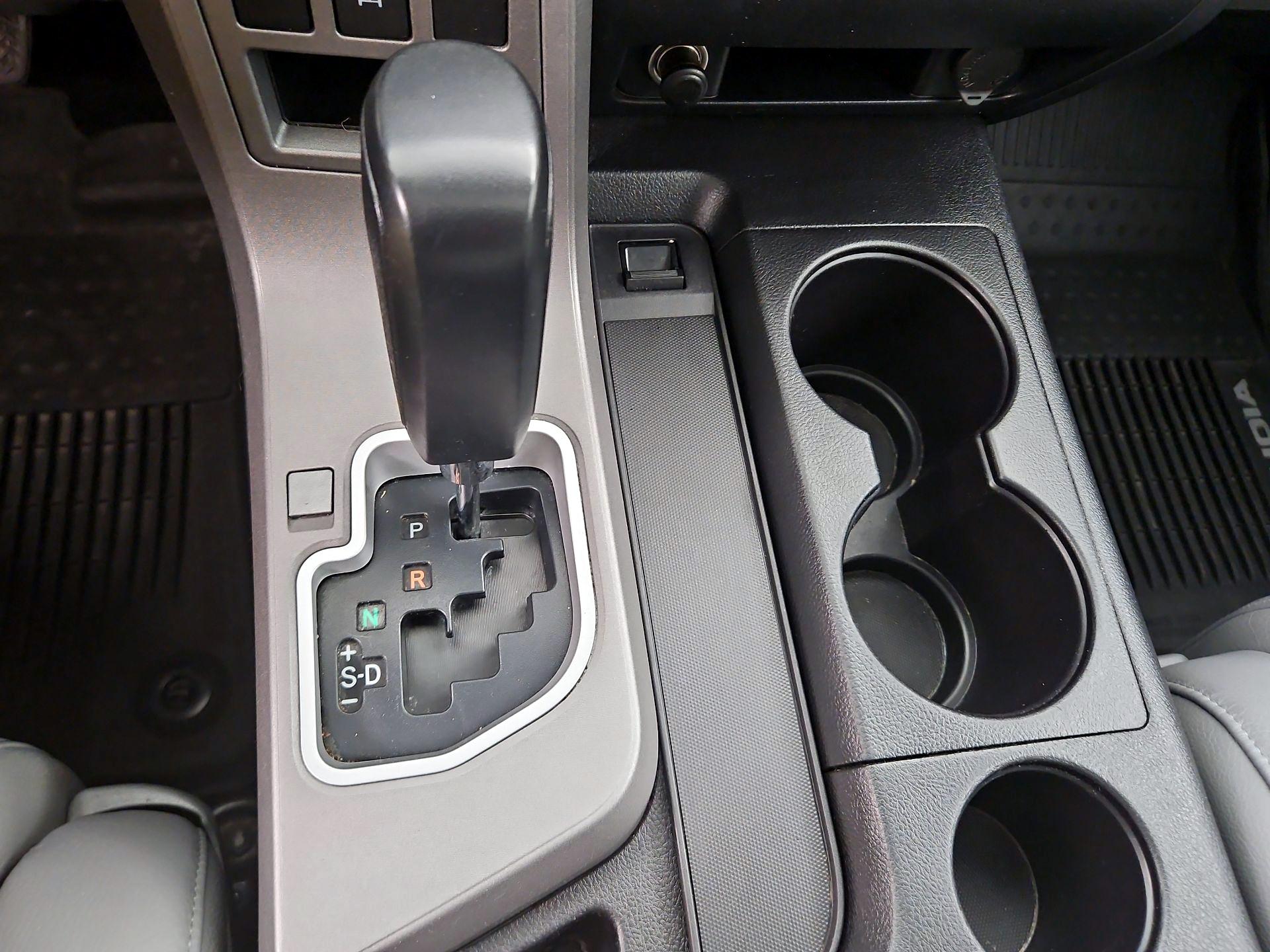 Thumbnail: 2017 Toyota Sequoia - 18