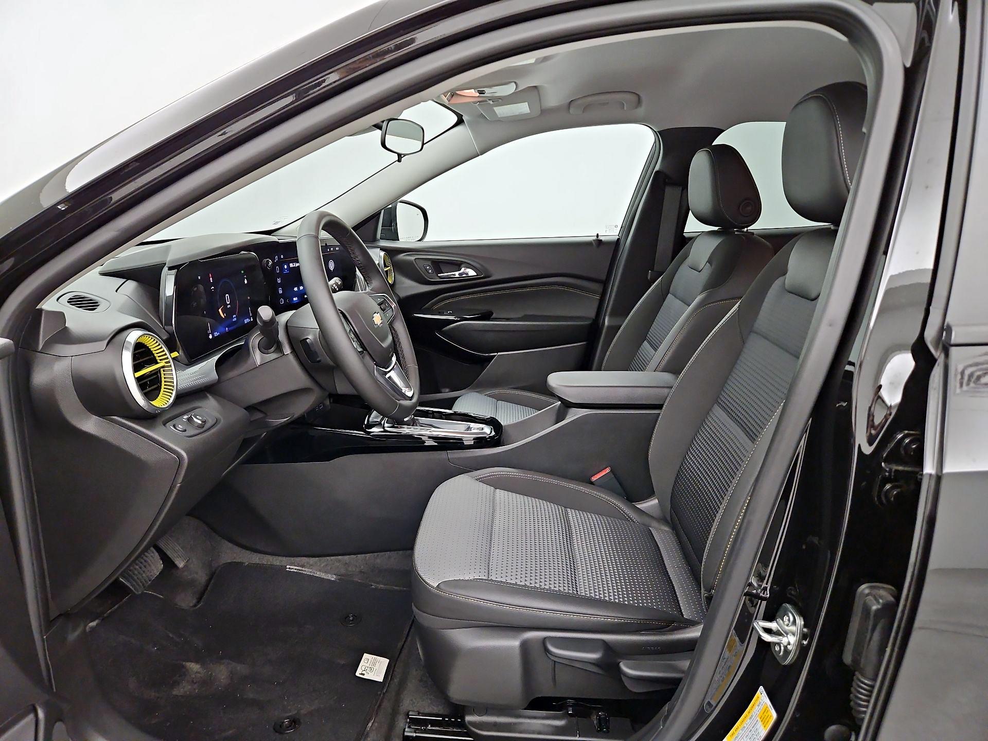 Thumbnail: 2025 Chevrolet Trax - 11