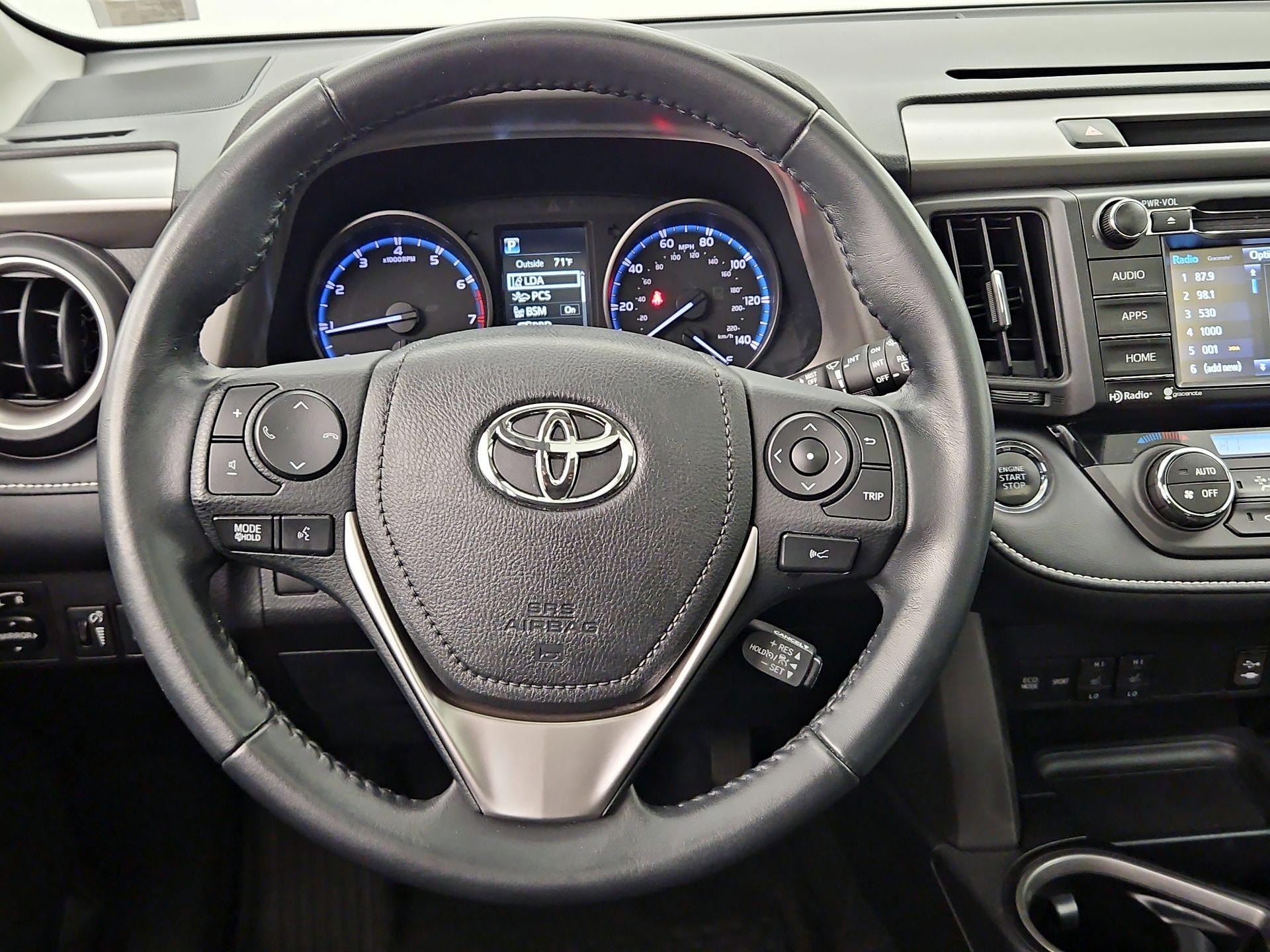 Thumbnail: 2018 Toyota RAV4 - 10