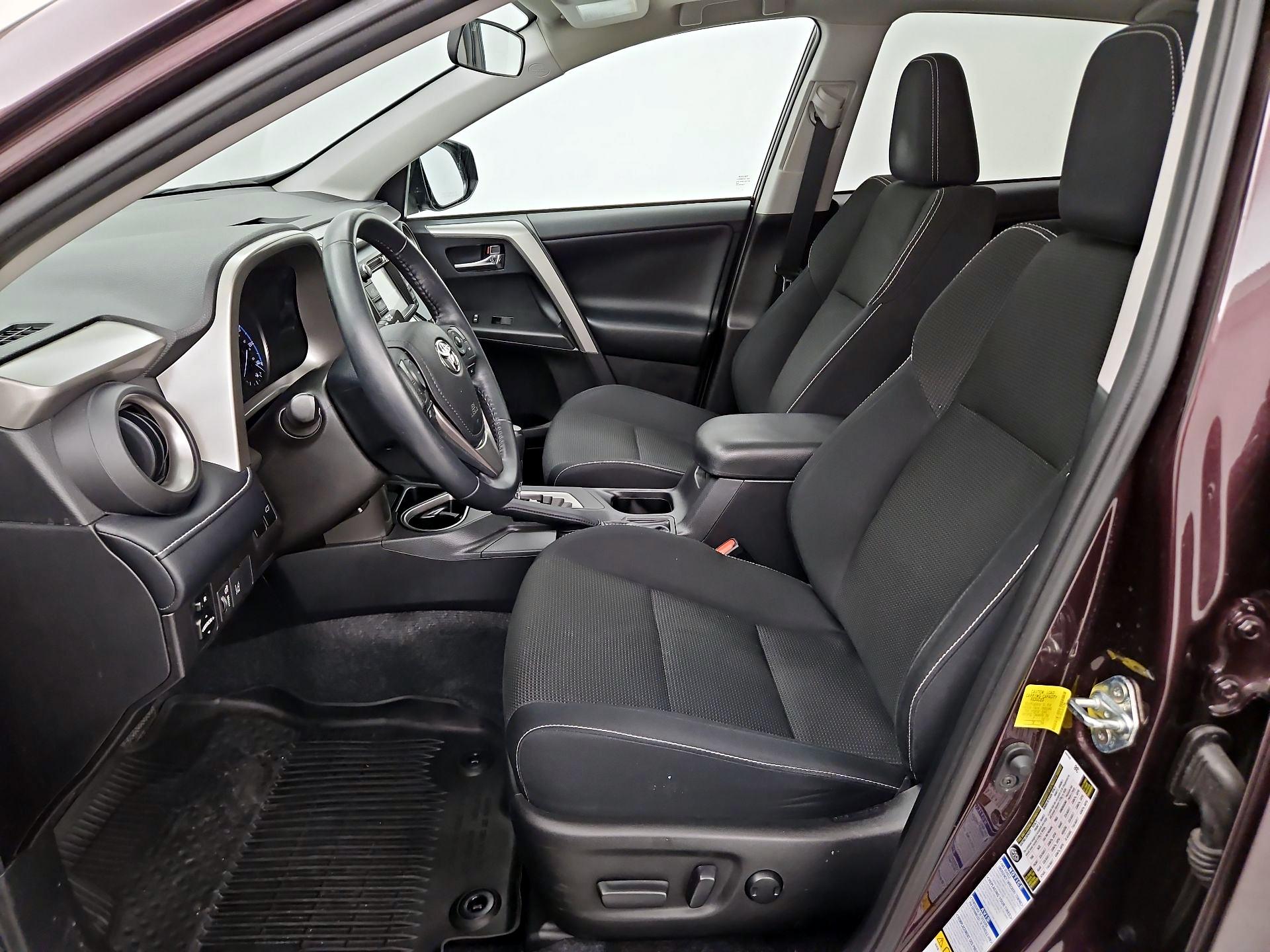 Thumbnail: 2018 Toyota RAV4 - 11