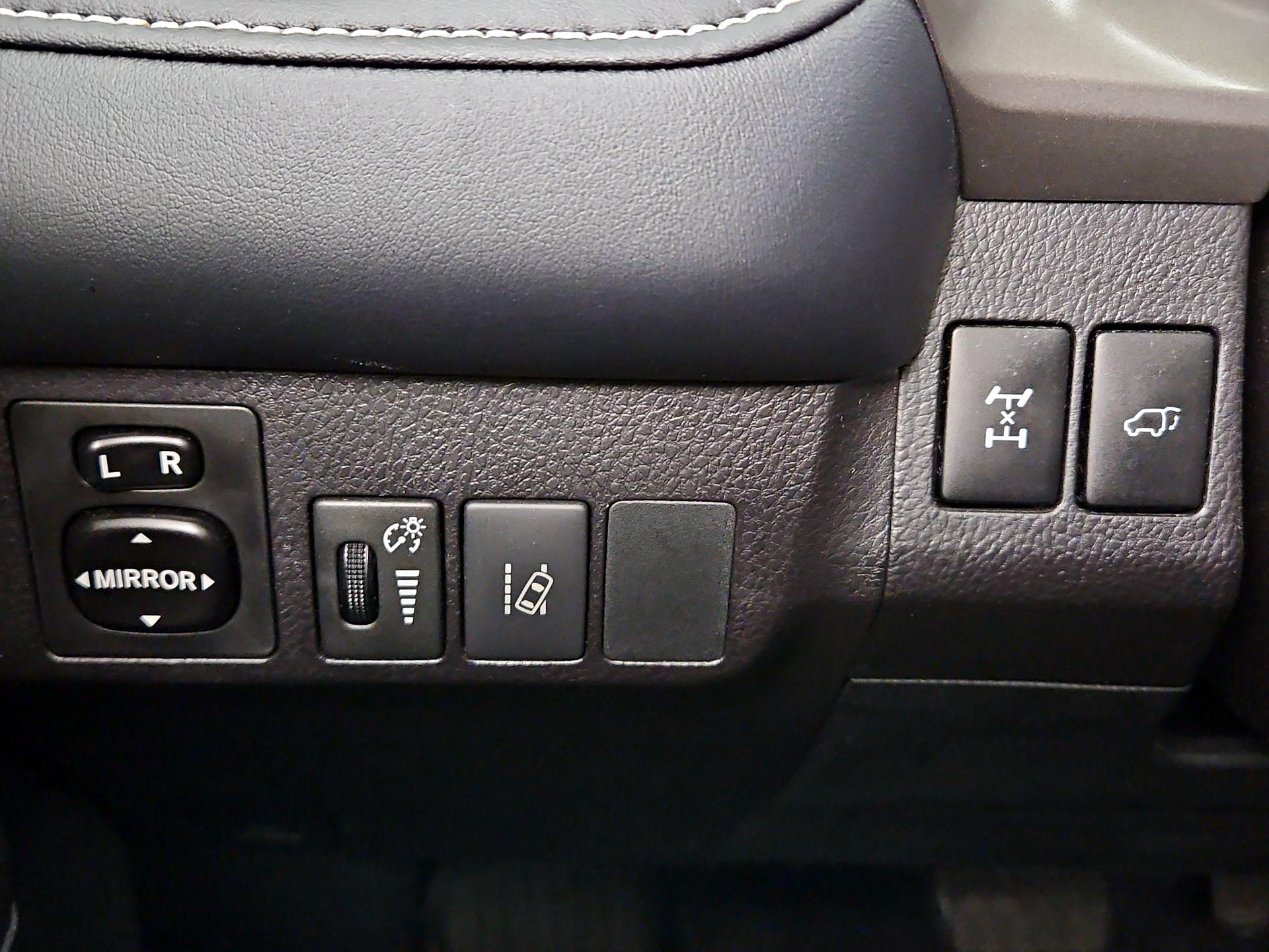 Thumbnail: 2018 Toyota RAV4 - 13