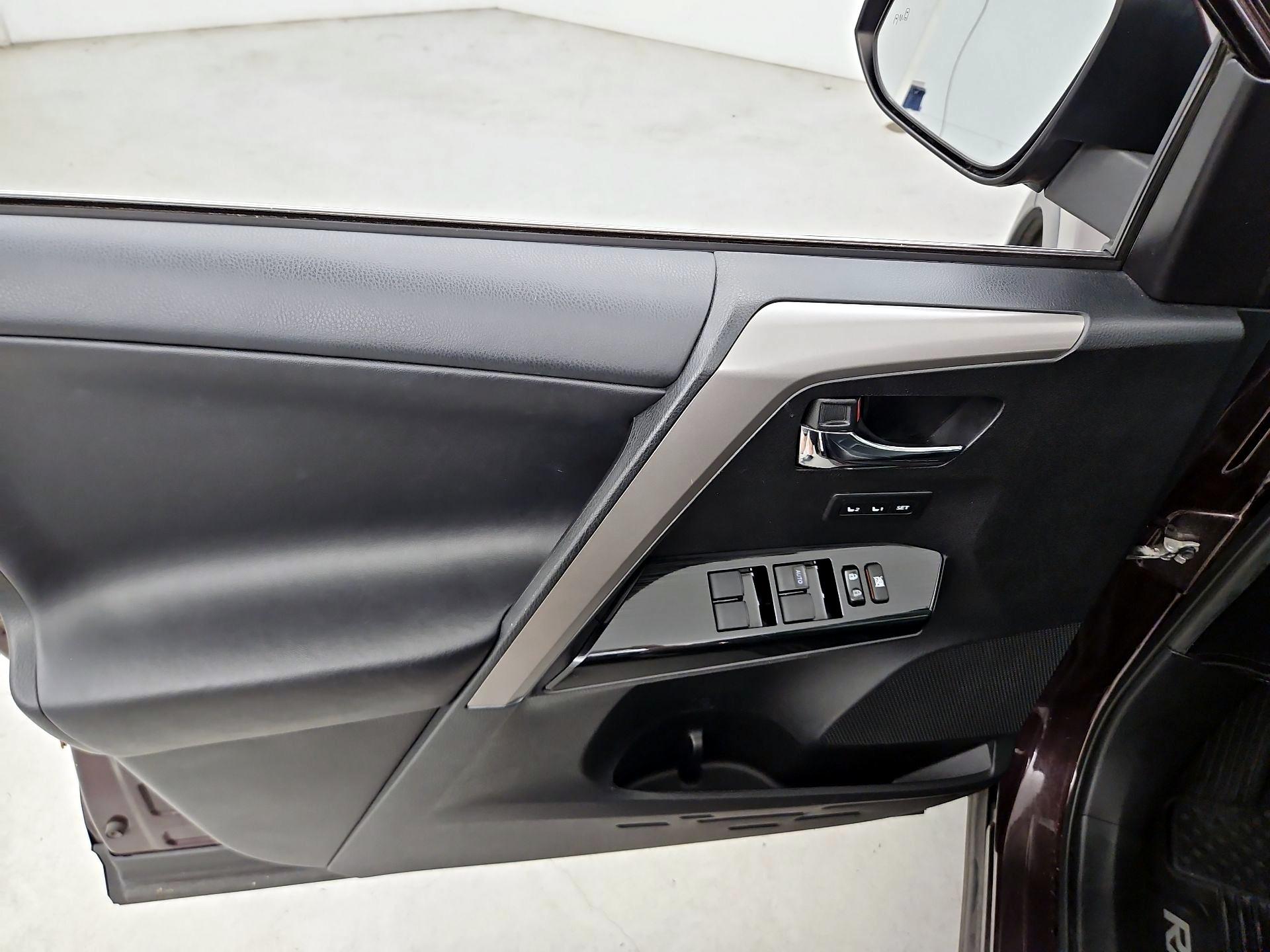 Thumbnail: 2017 Toyota RAV4 - 12