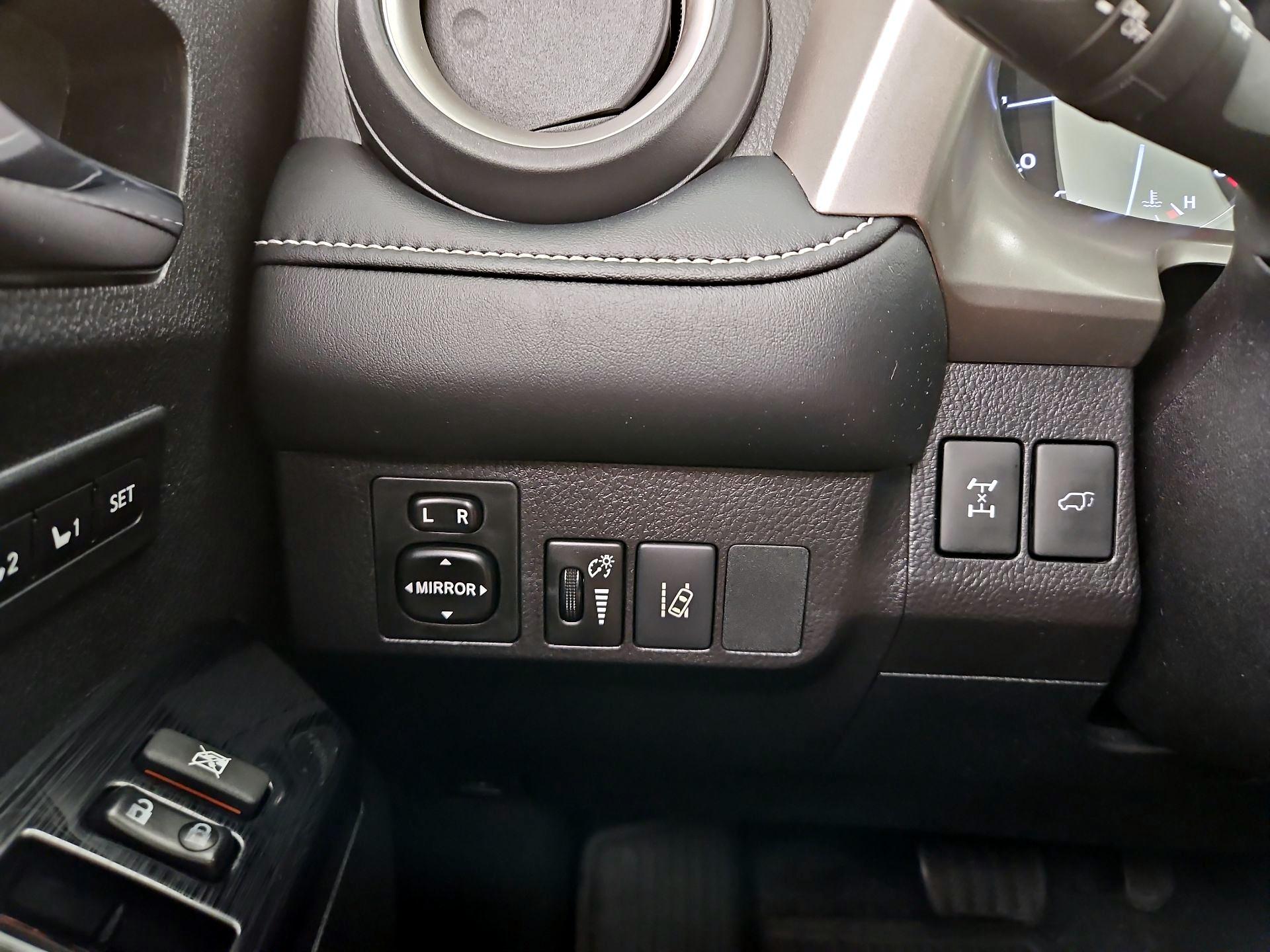 Thumbnail: 2017 Toyota RAV4 - 13