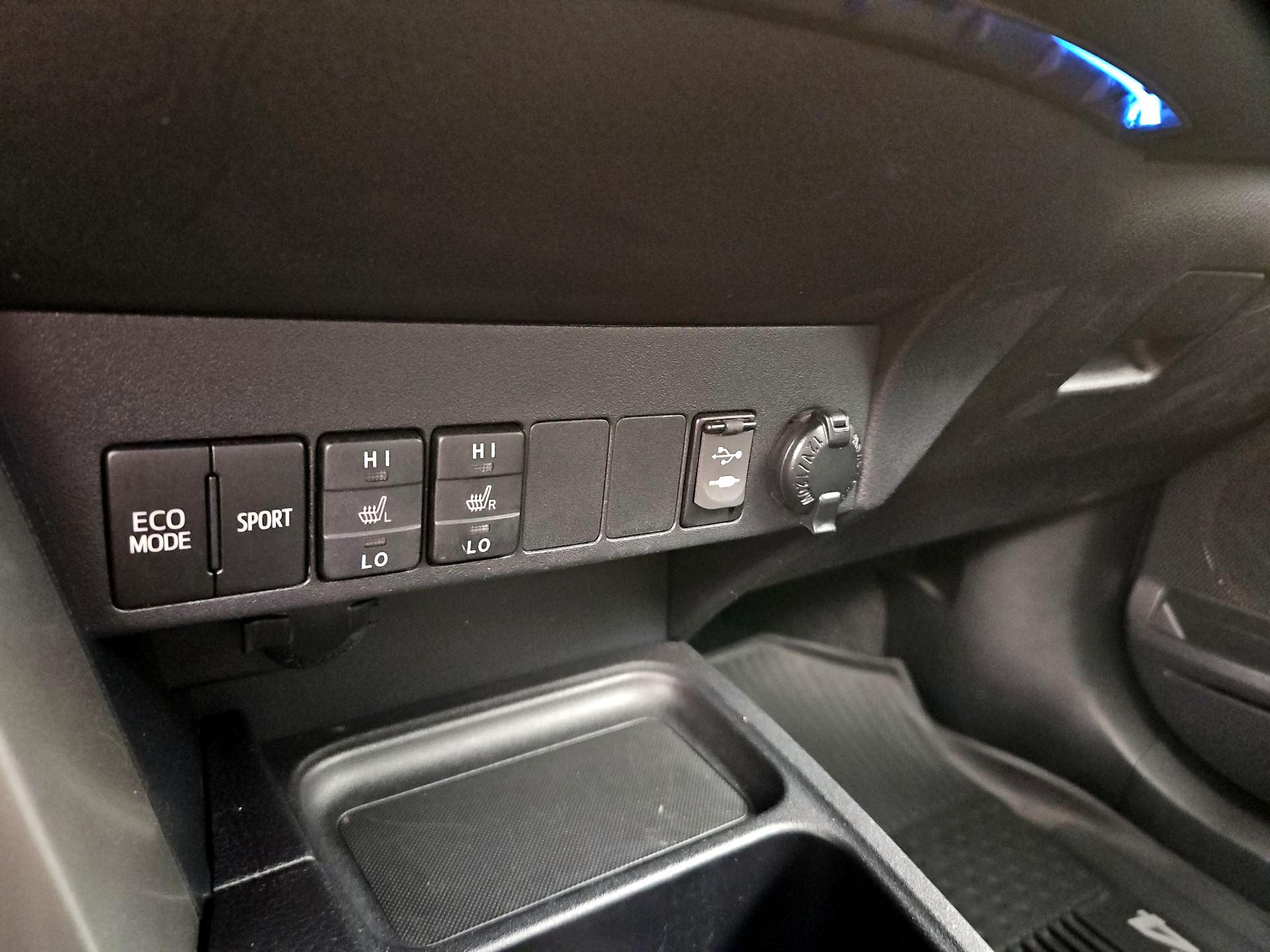 Thumbnail: 2017 Toyota RAV4 - 19