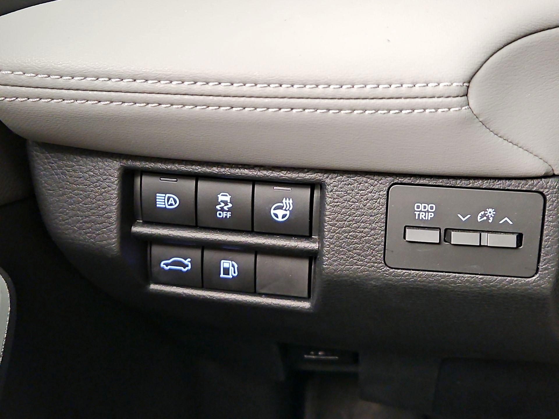 Thumbnail: 2019 Toyota Avalon - 13