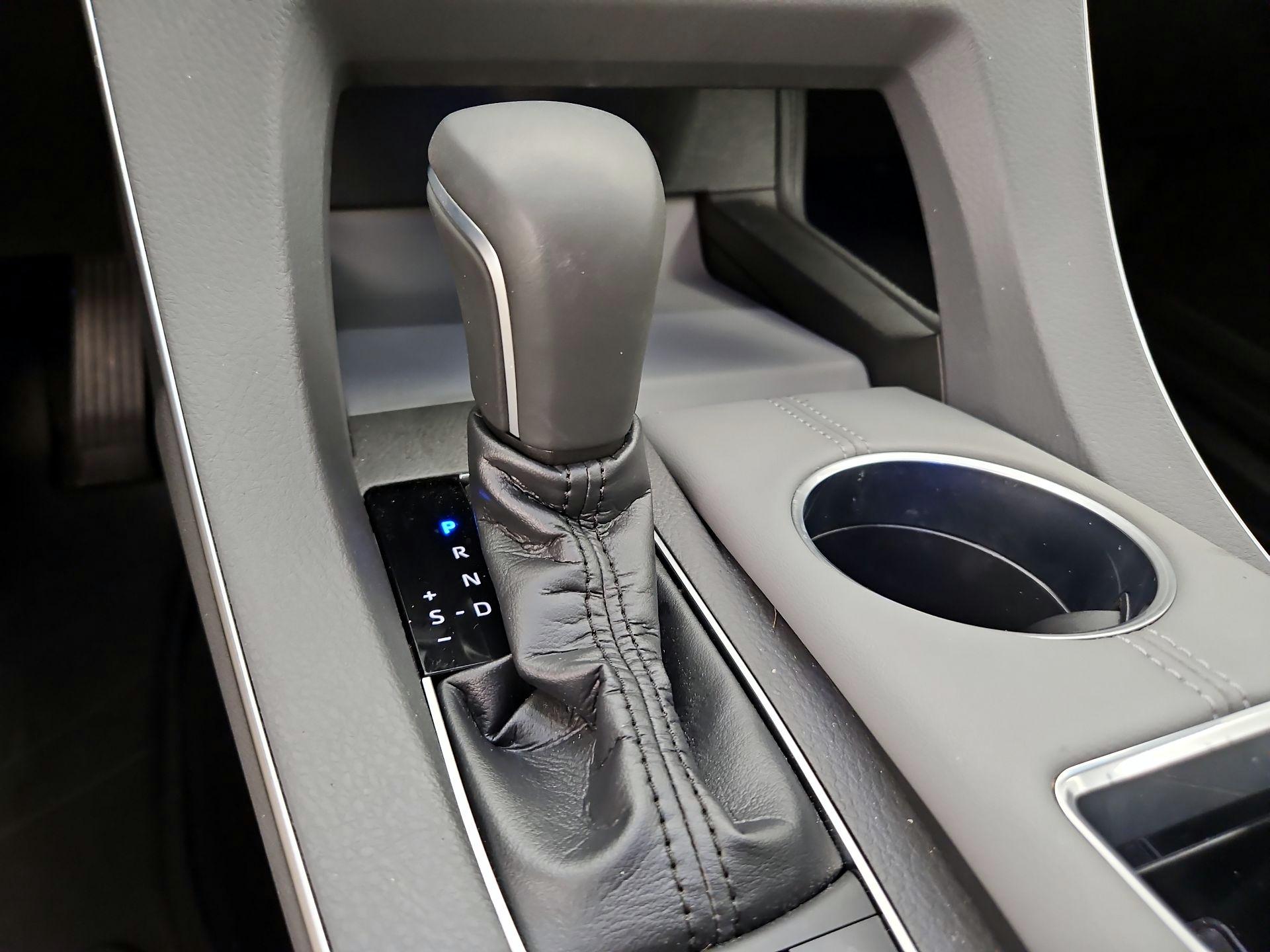 Thumbnail: 2019 Toyota Avalon - 18