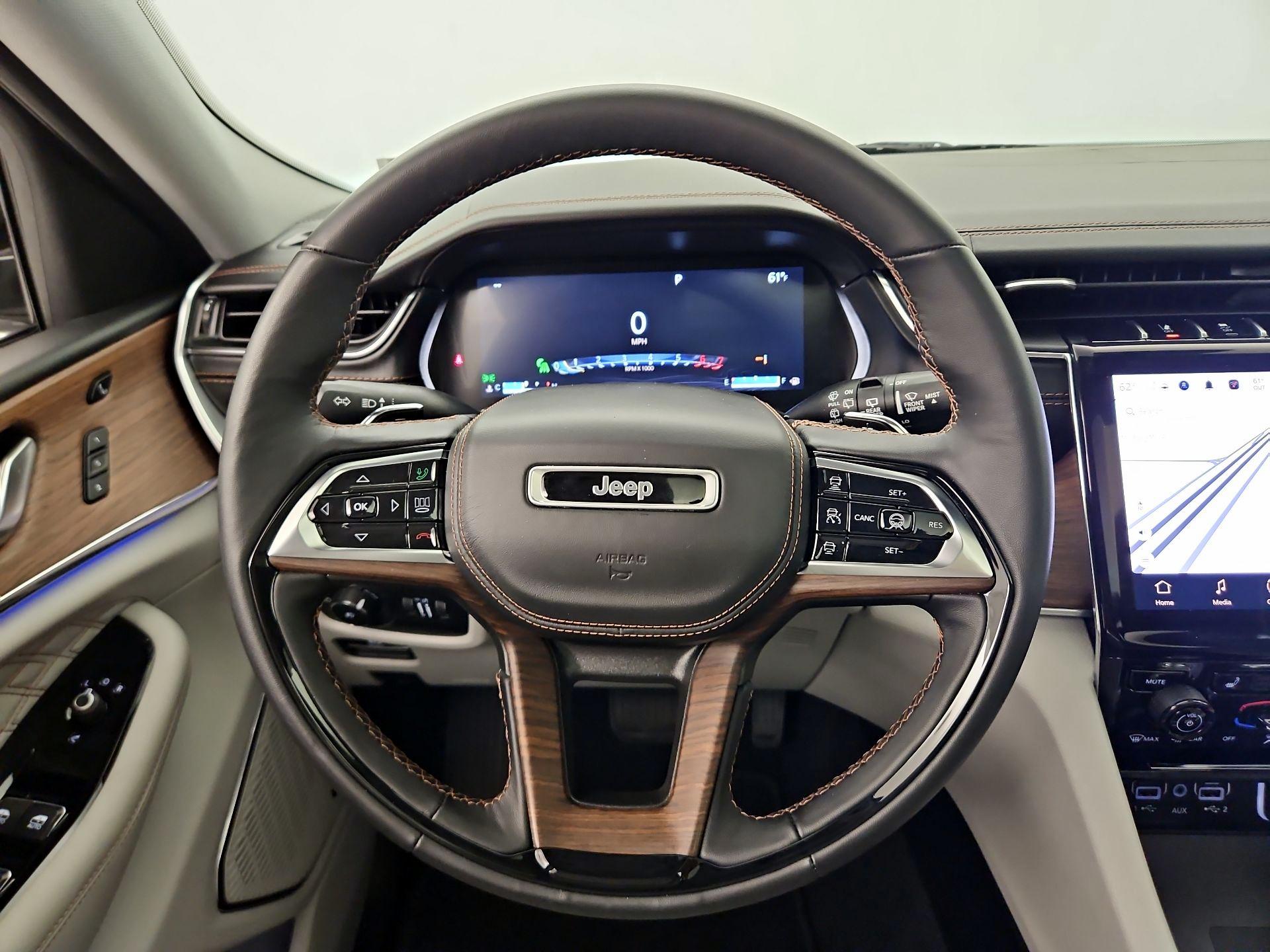 Thumbnail: 2022 Jeep Grand Cherokee - 10