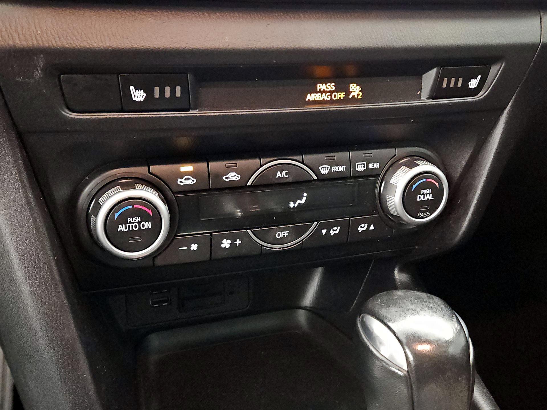 Thumbnail: 2018 Mazda Mazda3 - 16