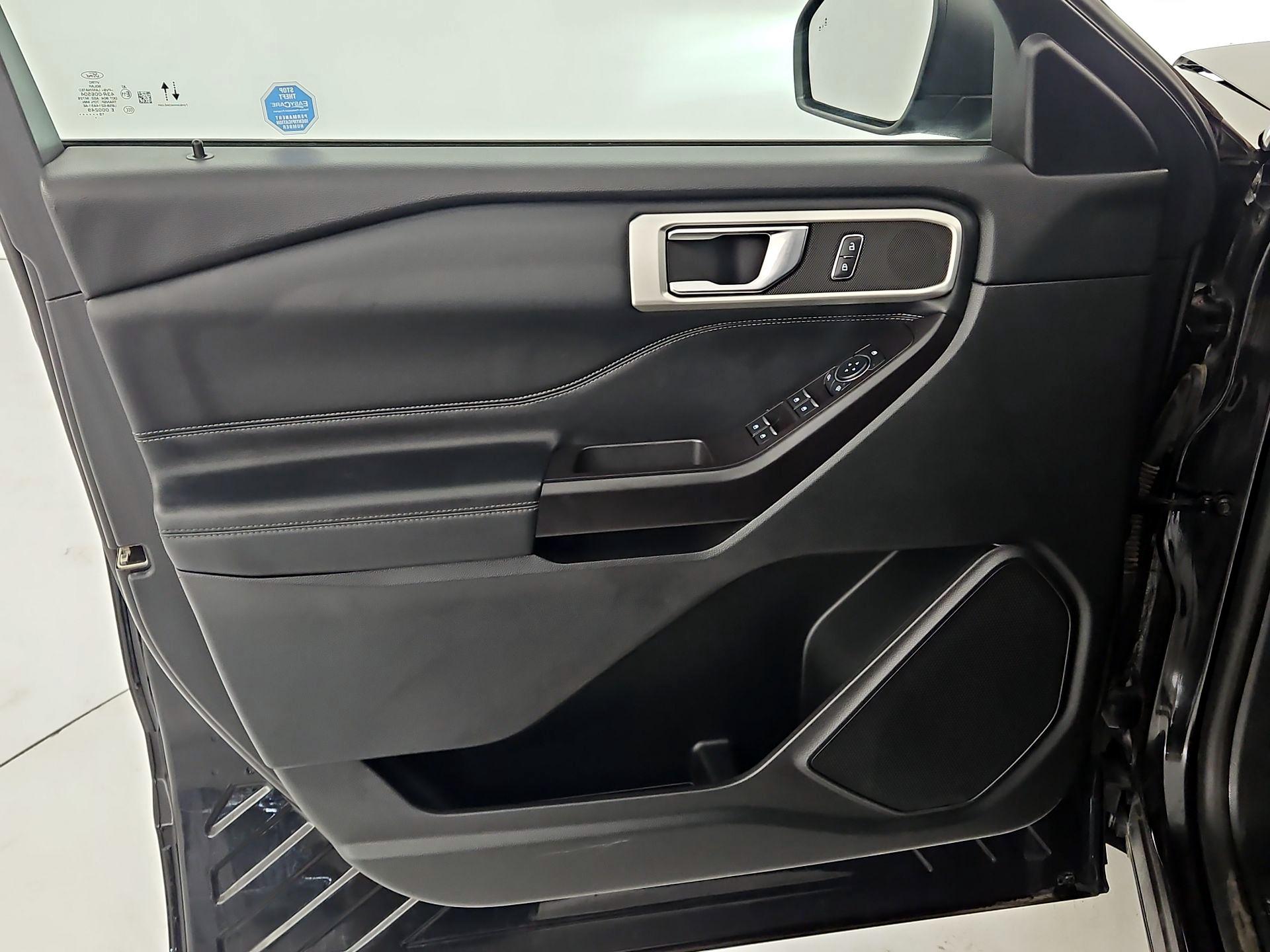 Thumbnail: 2020 Ford Explorer - 12