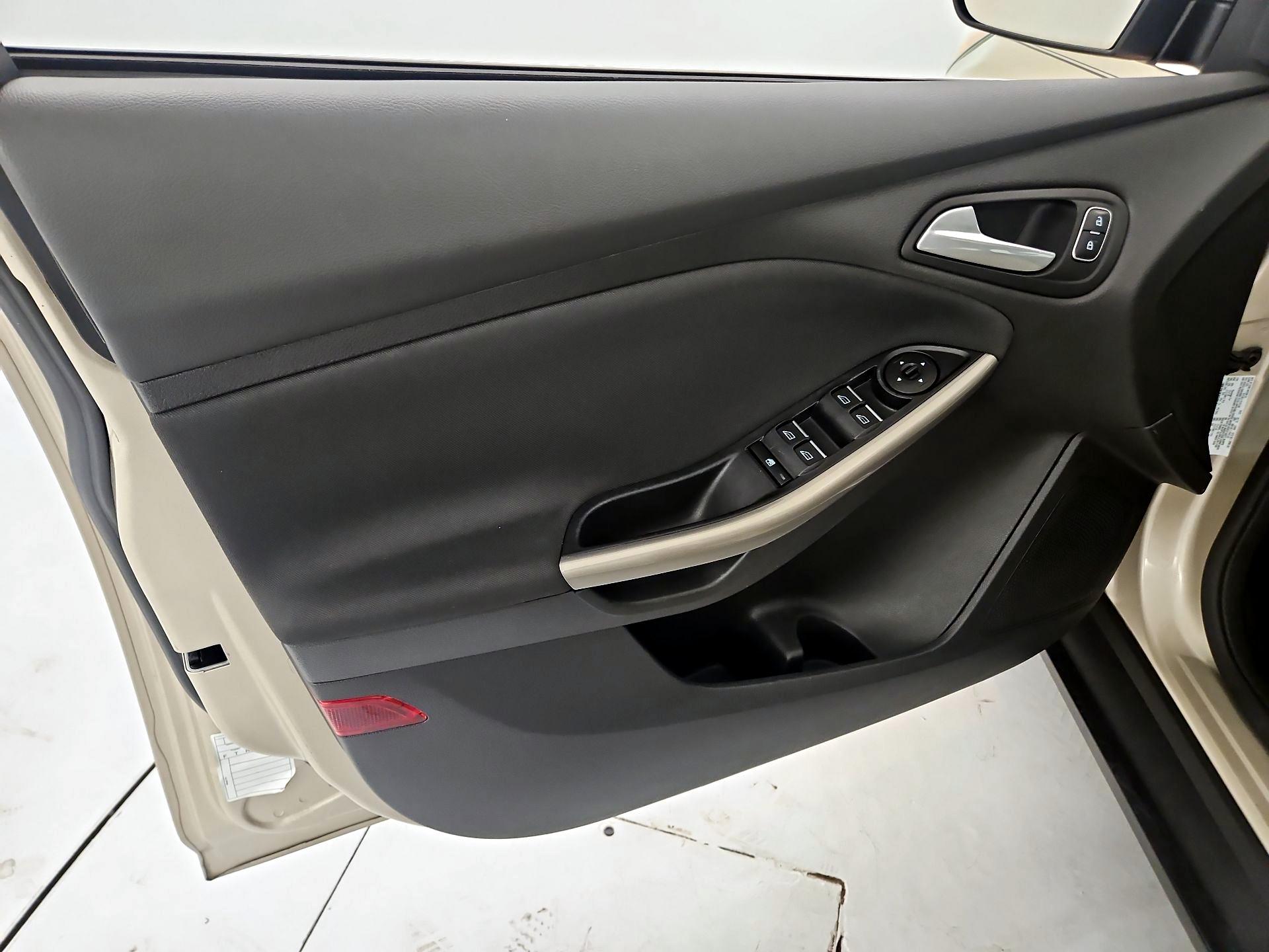 Thumbnail: 2018 Ford Focus - 12
