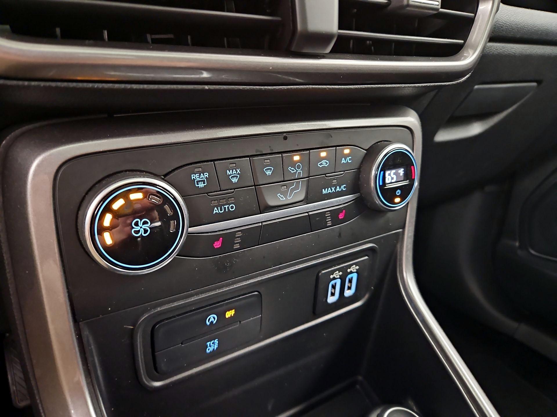 Thumbnail: 2022 Ford EcoSport - 16