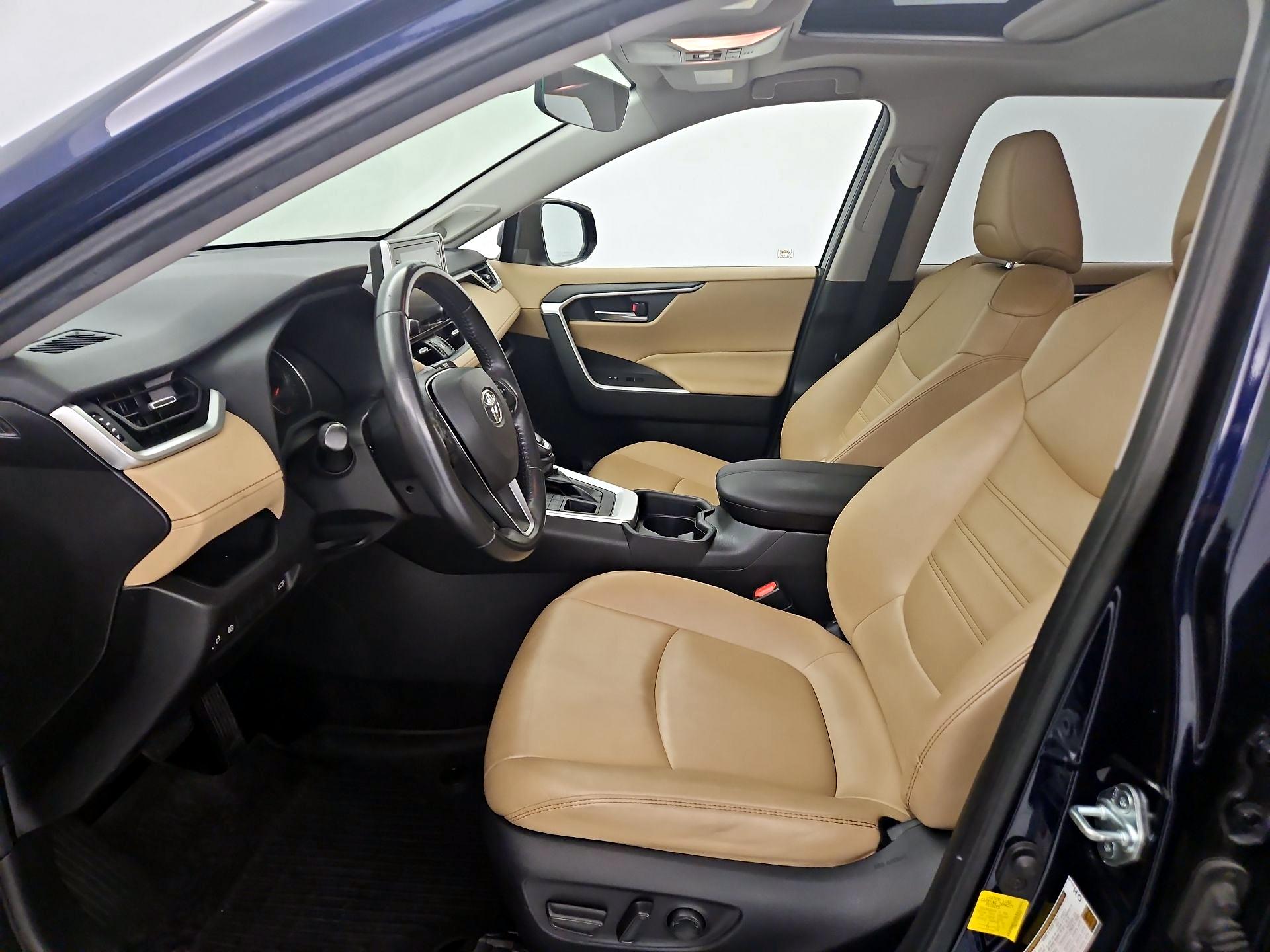 Thumbnail: 2019 Toyota RAV4 - 11