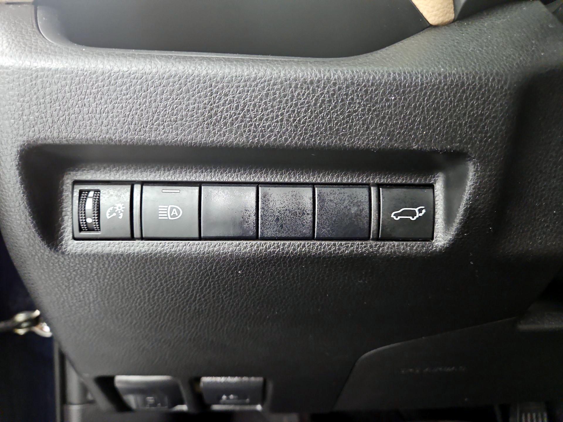 Thumbnail: 2019 Toyota RAV4 - 13