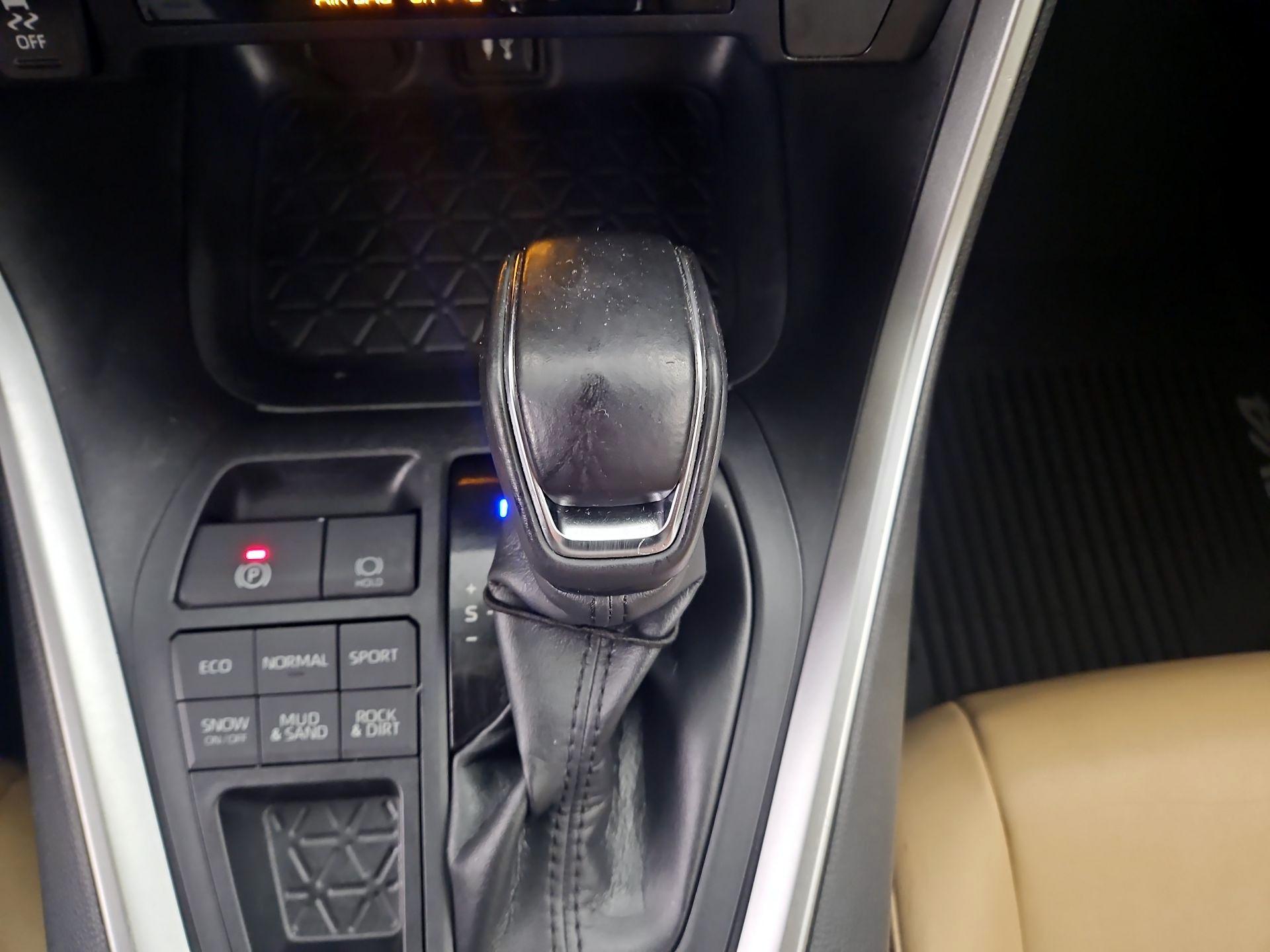 Thumbnail: 2019 Toyota RAV4 - 17