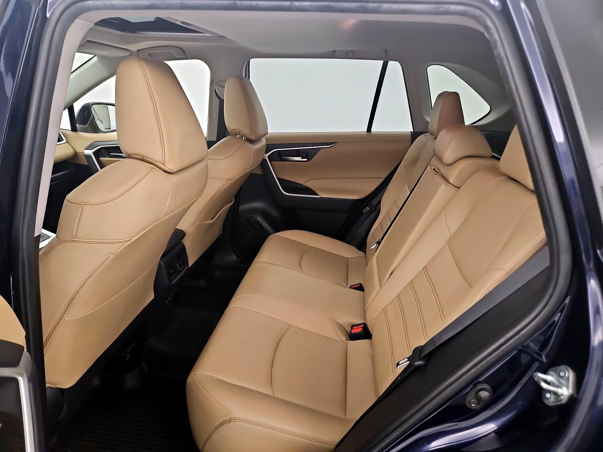 Thumbnail: 2019 Toyota RAV4 - 20