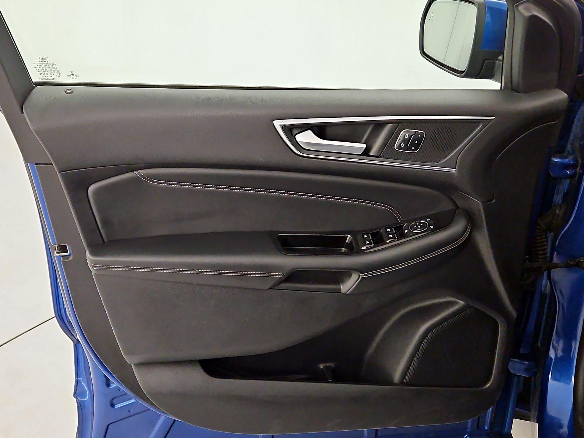Thumbnail: 2018 Ford Edge - 12