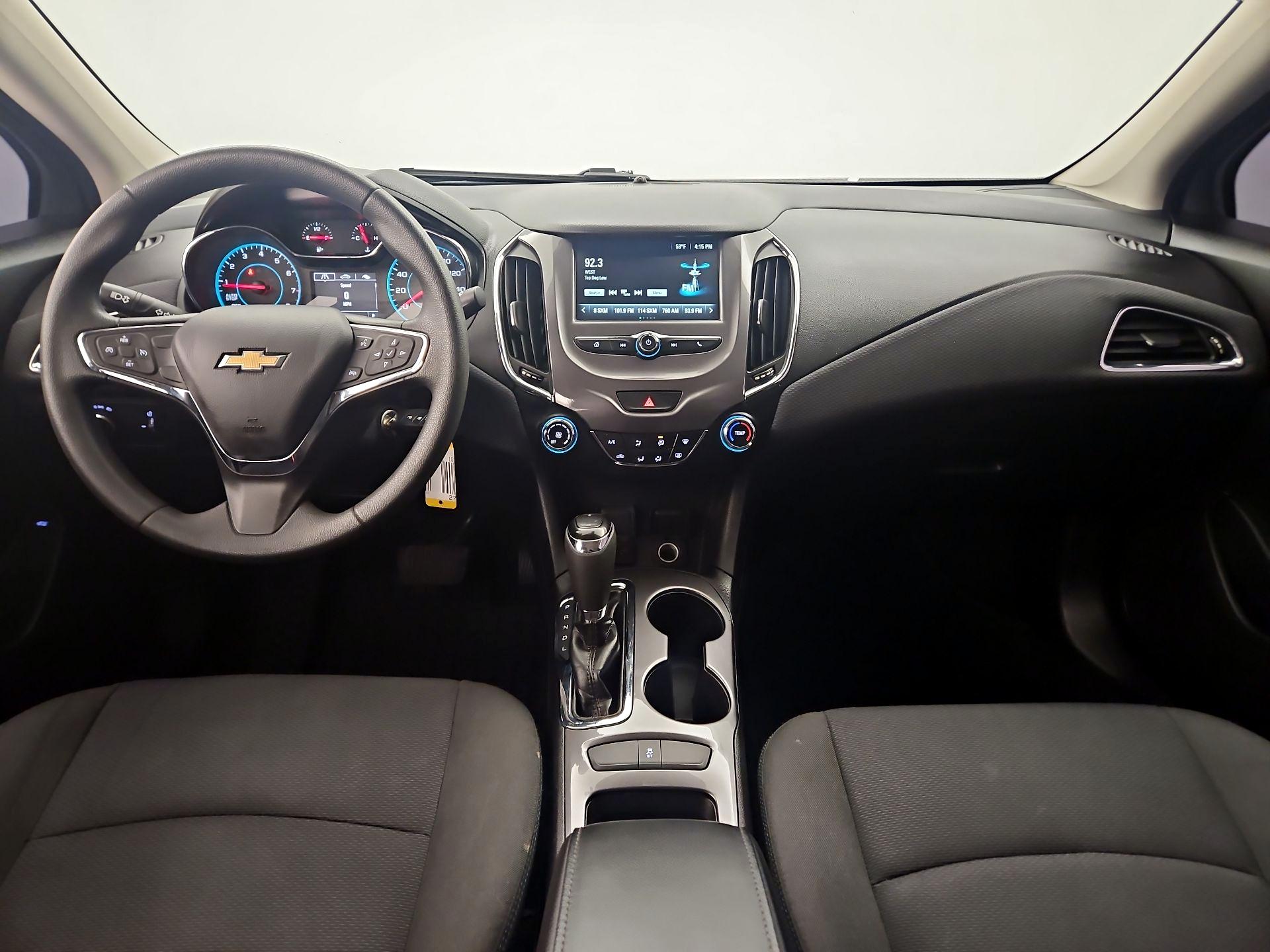 Thumbnail: 2018 Chevrolet Cruze - 9