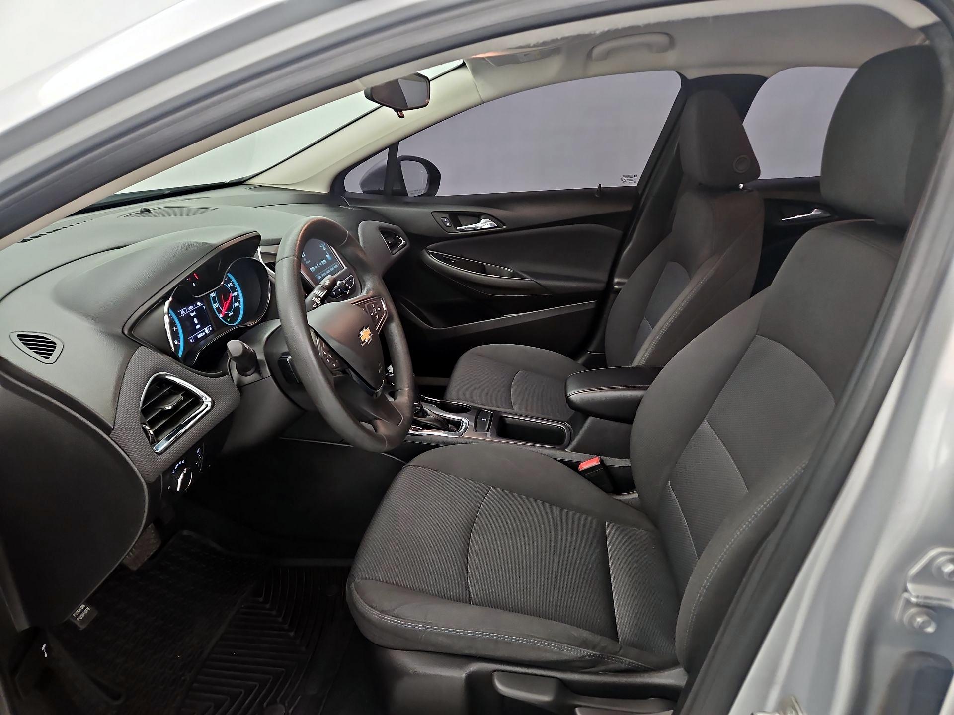 Thumbnail: 2018 Chevrolet Cruze - 11