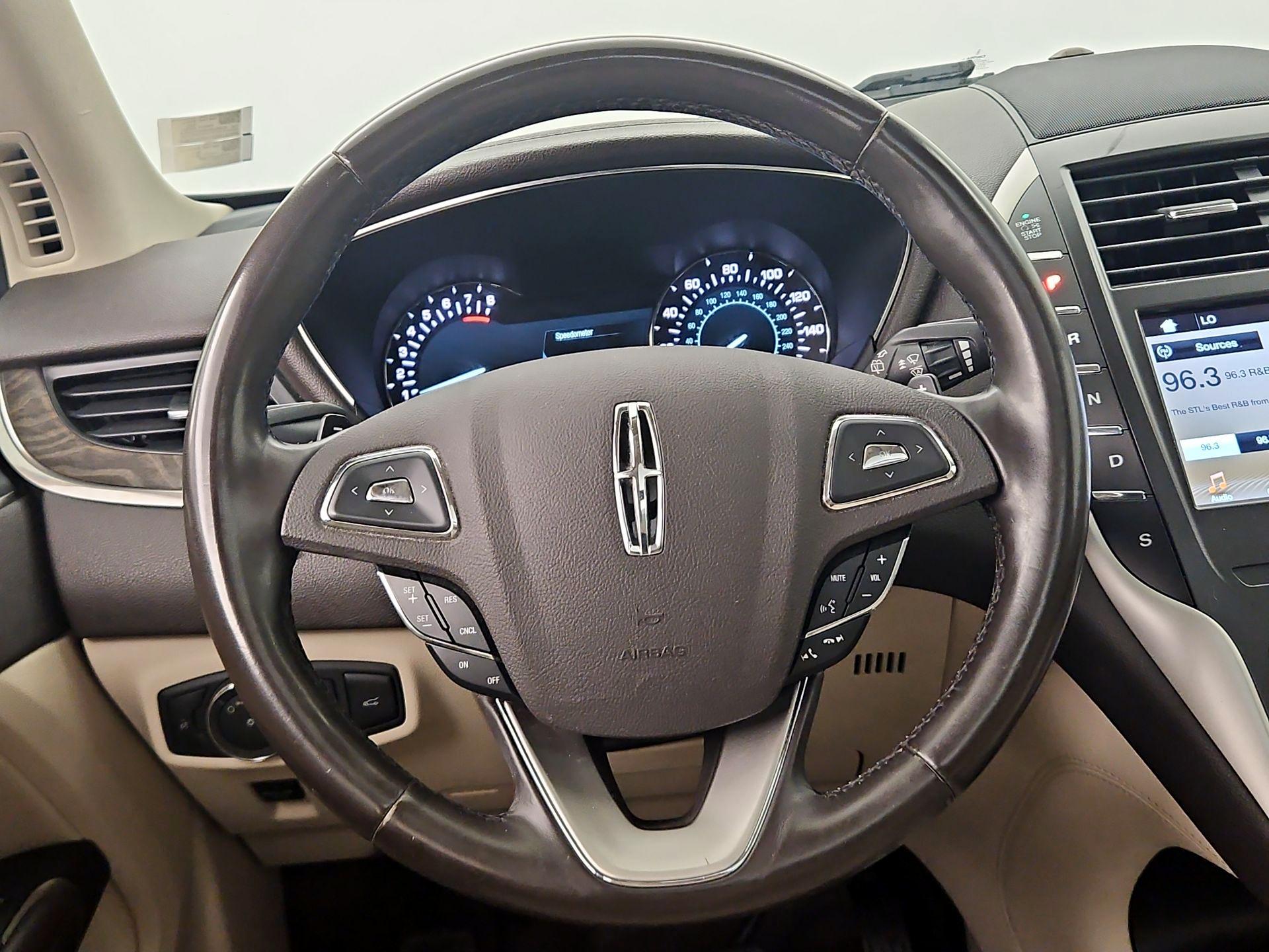 Thumbnail: 2017 Lincoln MKC - 10
