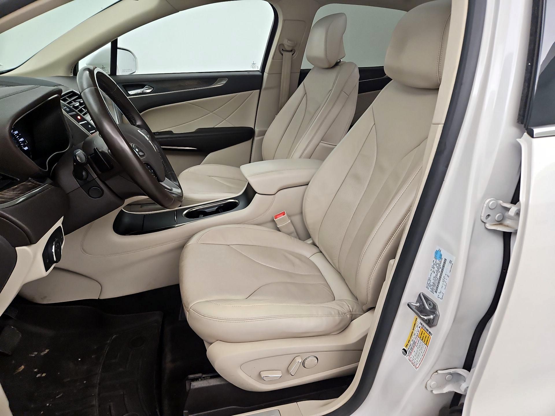Thumbnail: 2017 Lincoln MKC - 11