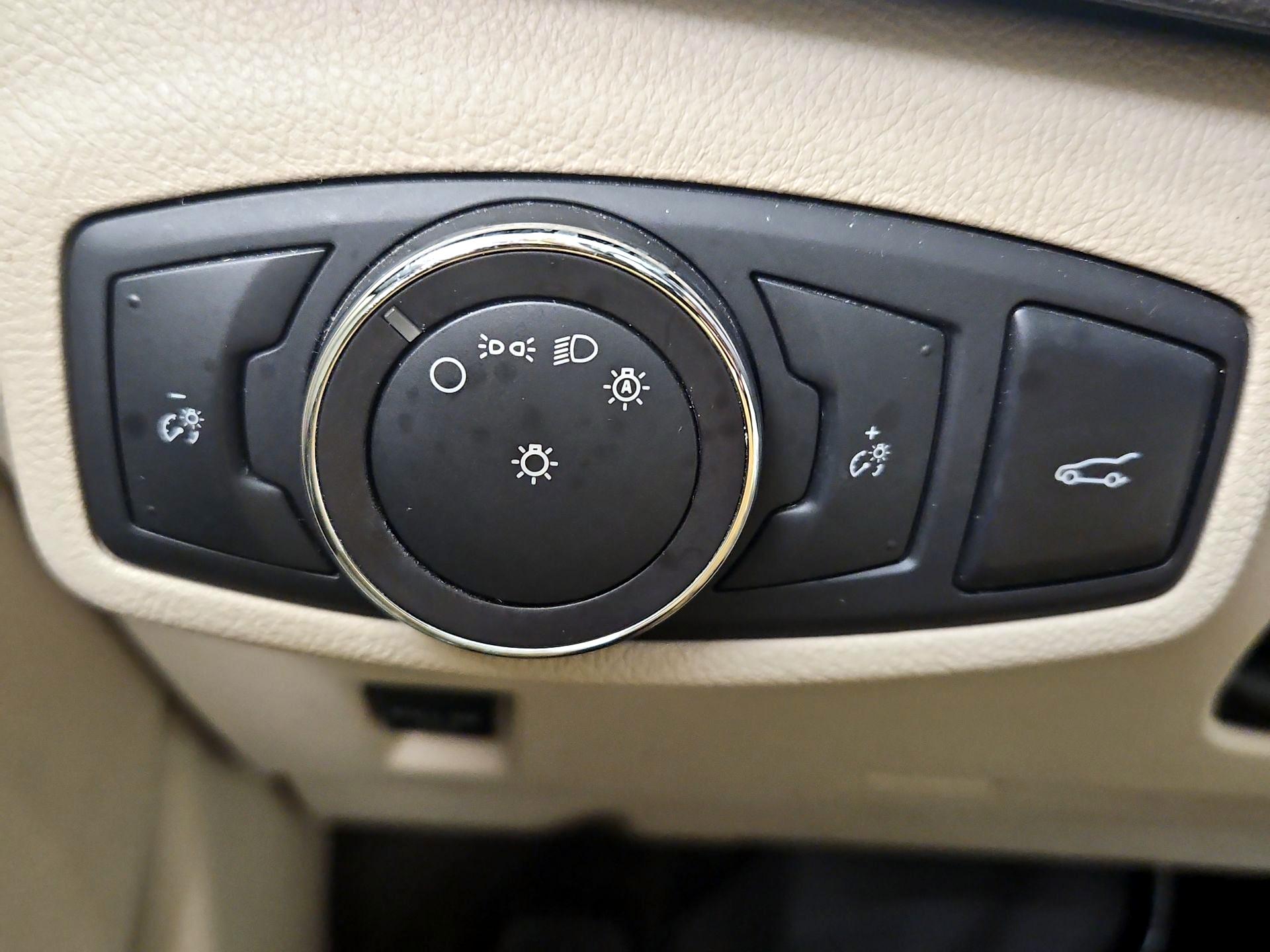 Thumbnail: 2017 Lincoln MKC - 13