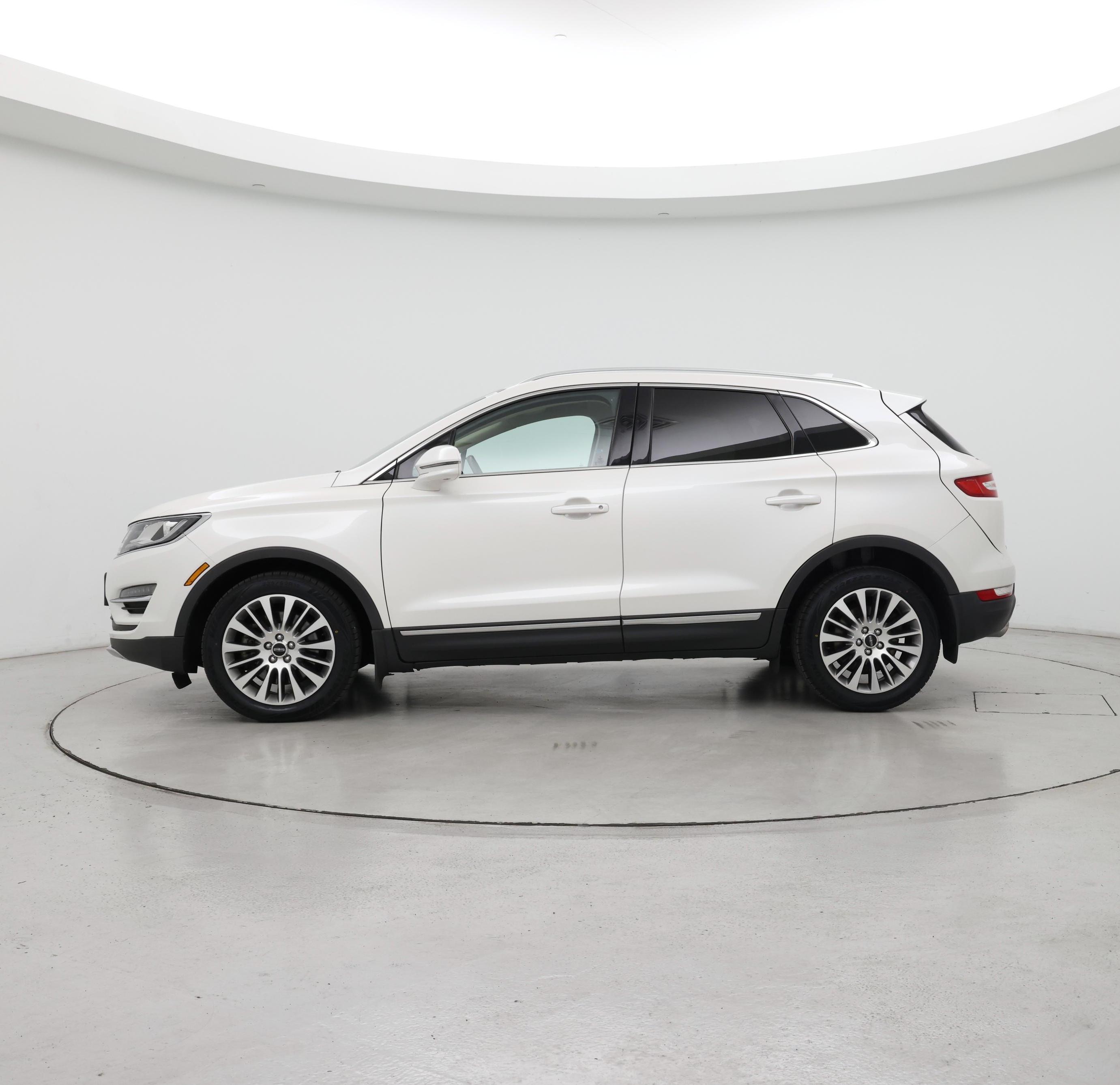 Thumbnail: 2017 Lincoln MKC - 3