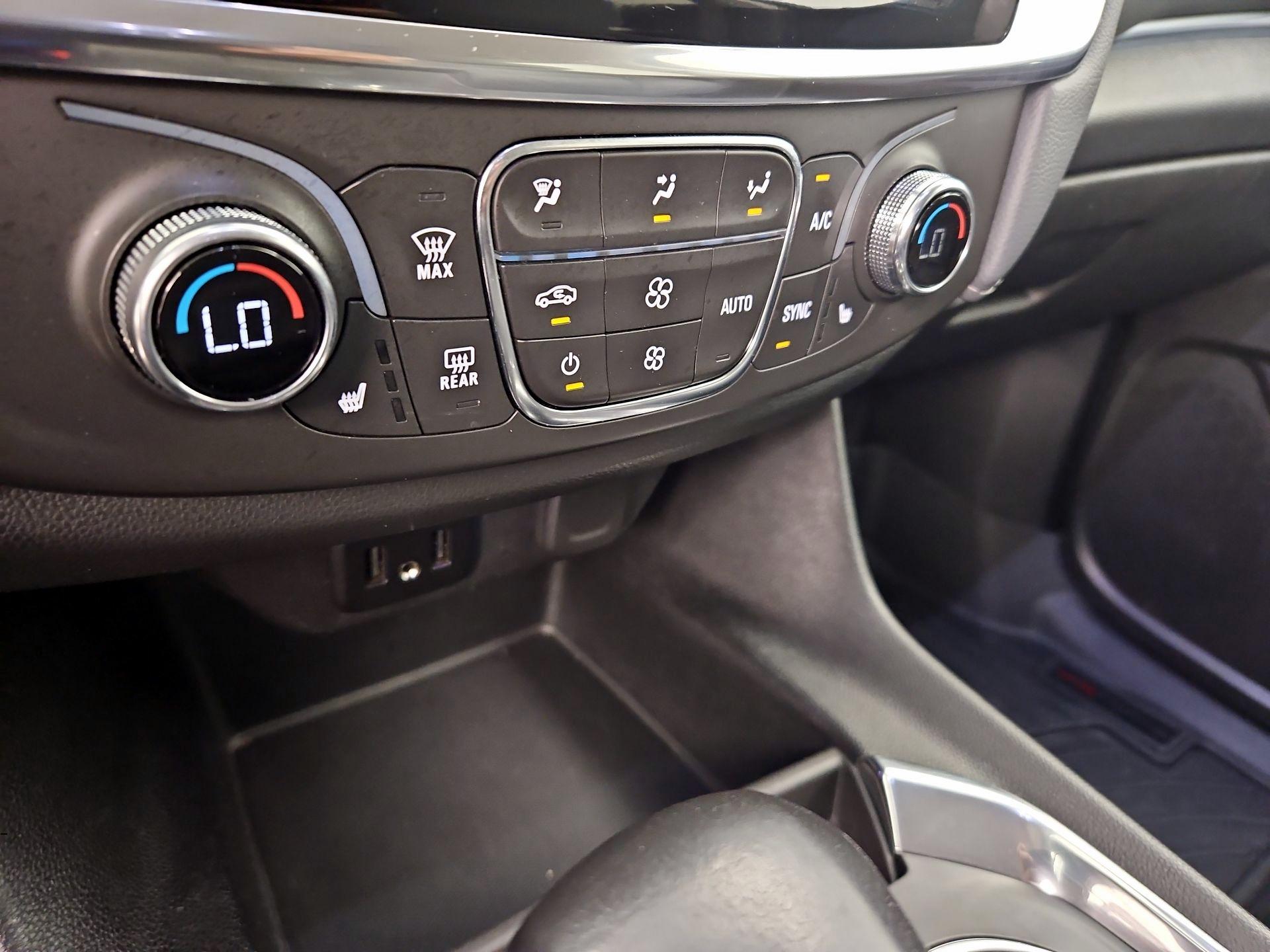 Thumbnail: 2021 Chevrolet Traverse - 16