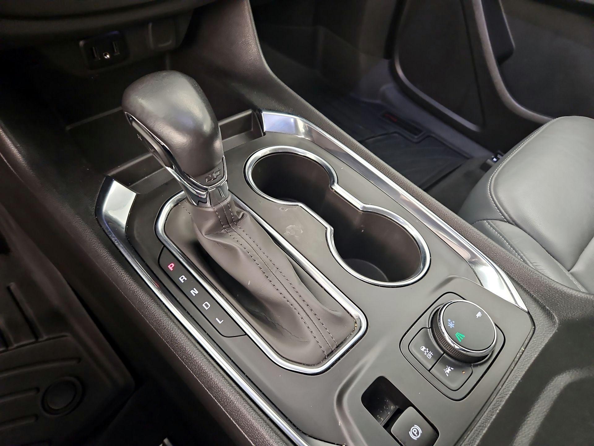 Thumbnail: 2021 Chevrolet Traverse - 17
