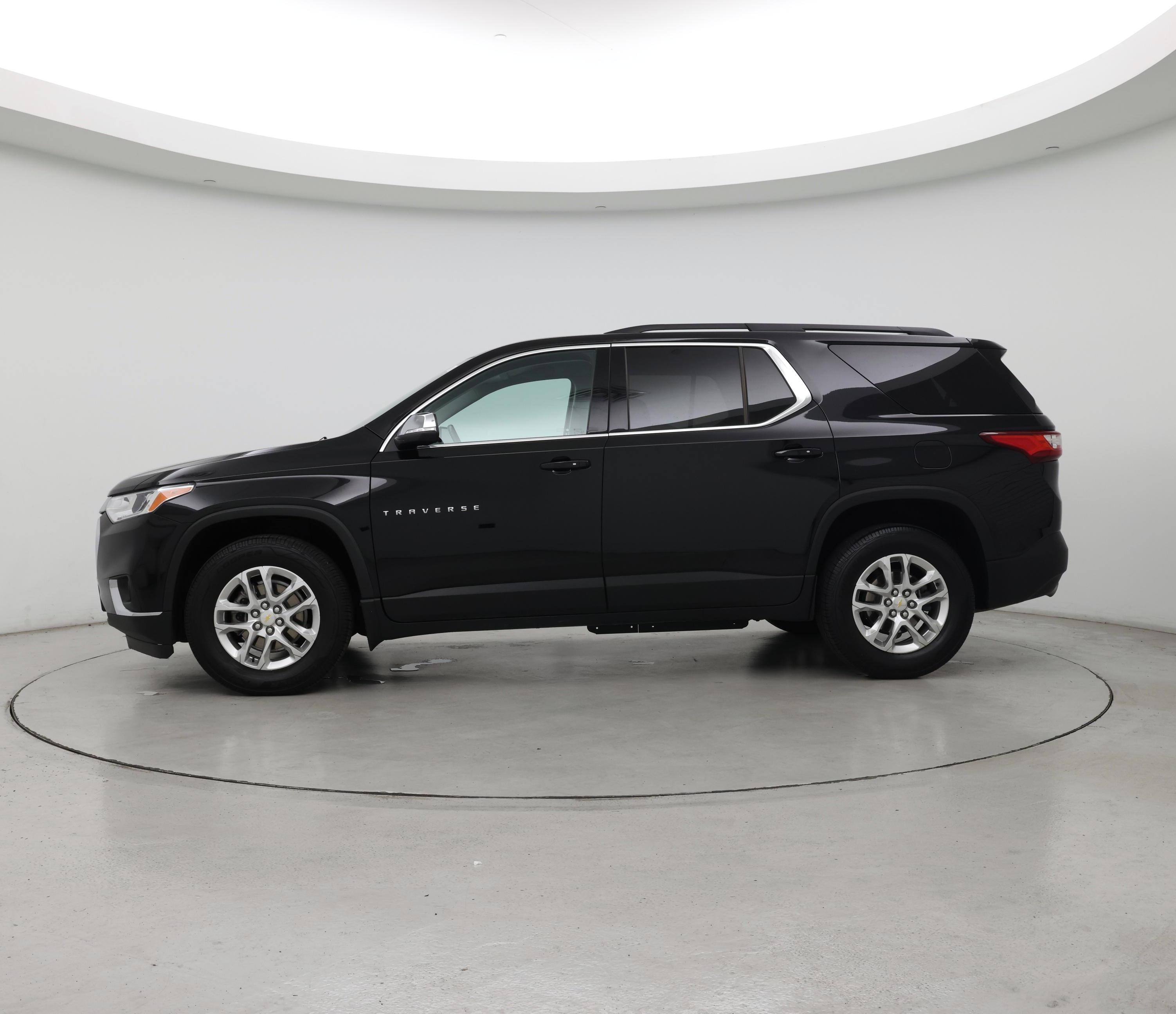 Thumbnail: 2021 Chevrolet Traverse - 3