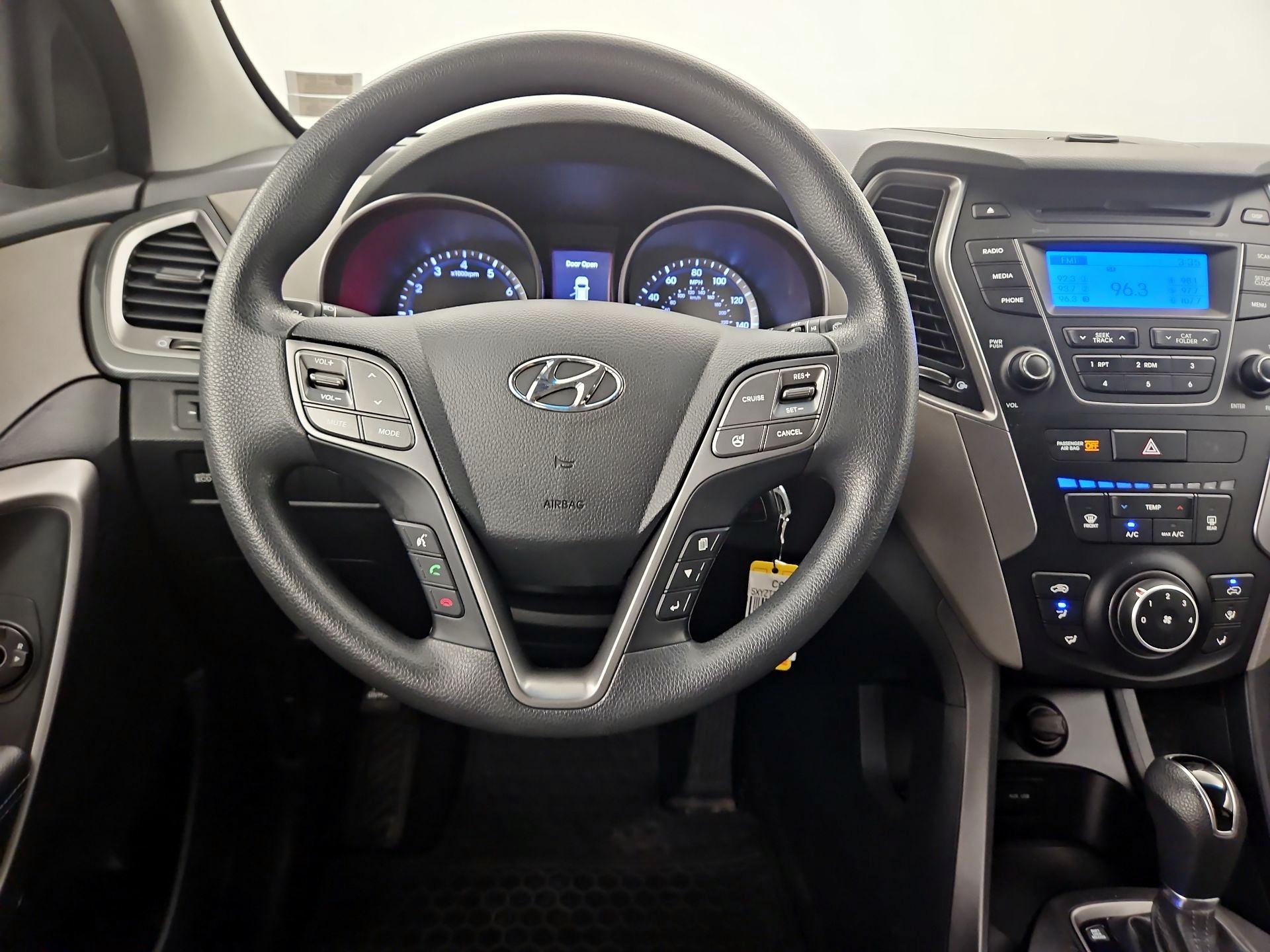 Thumbnail: 2016 Hyundai Santa Fe - 10