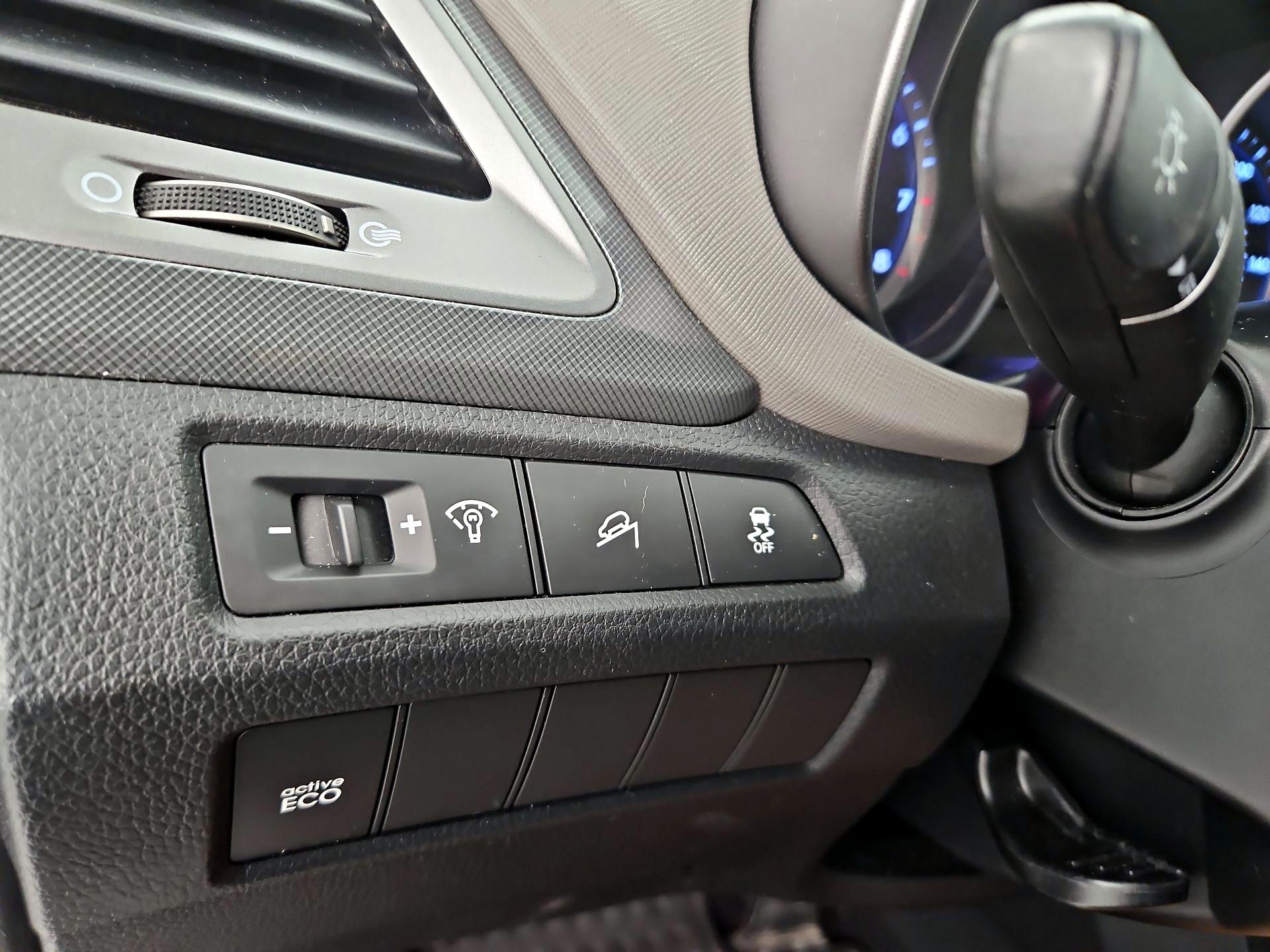 Thumbnail: 2016 Hyundai Santa Fe - 13