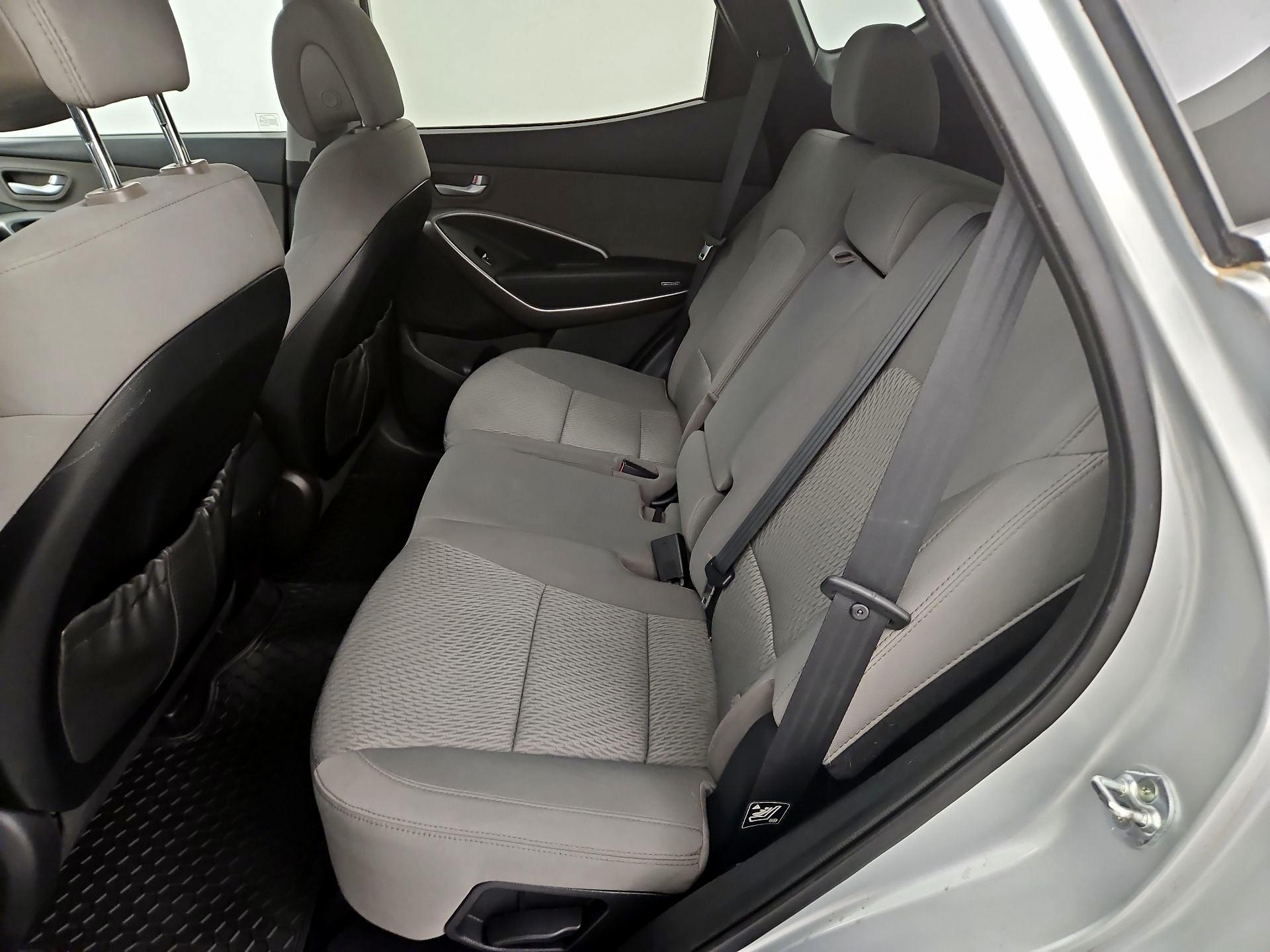 Thumbnail: 2016 Hyundai Santa Fe - 18