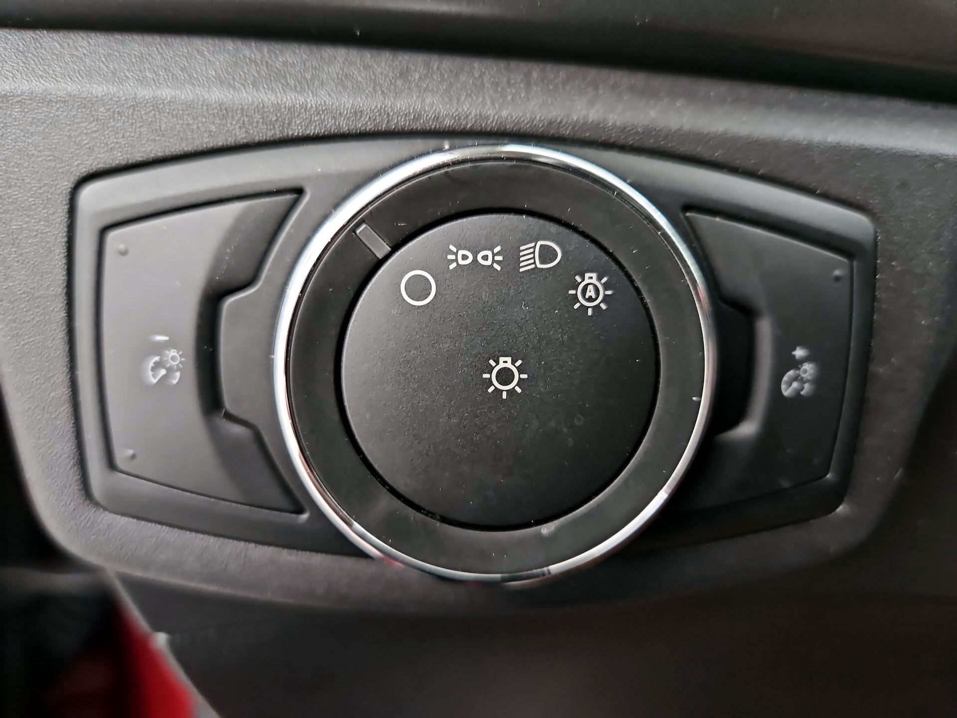 Thumbnail: 2016 Ford Fusion - 13