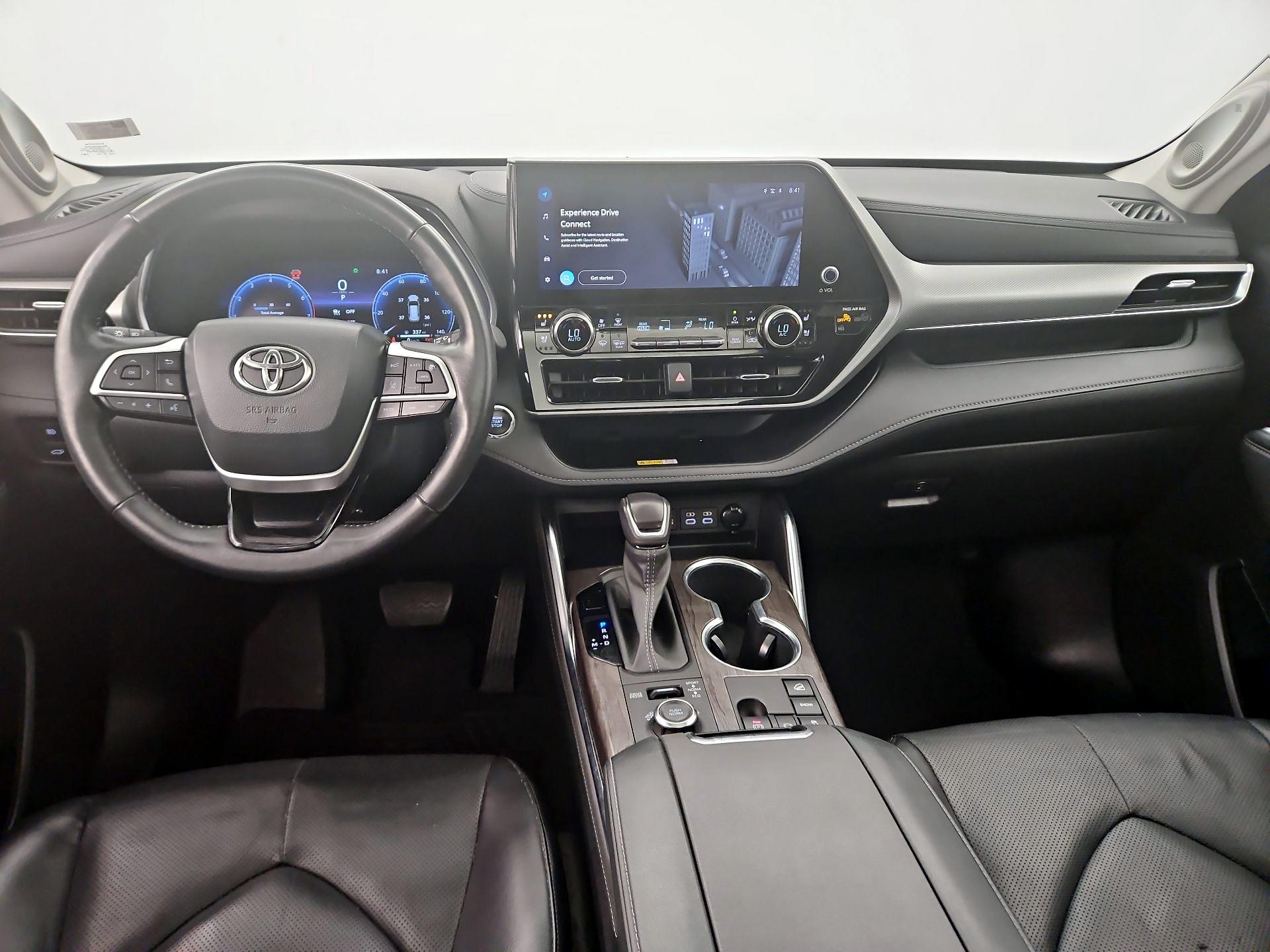 Thumbnail: 2023 Toyota Highlander - 9