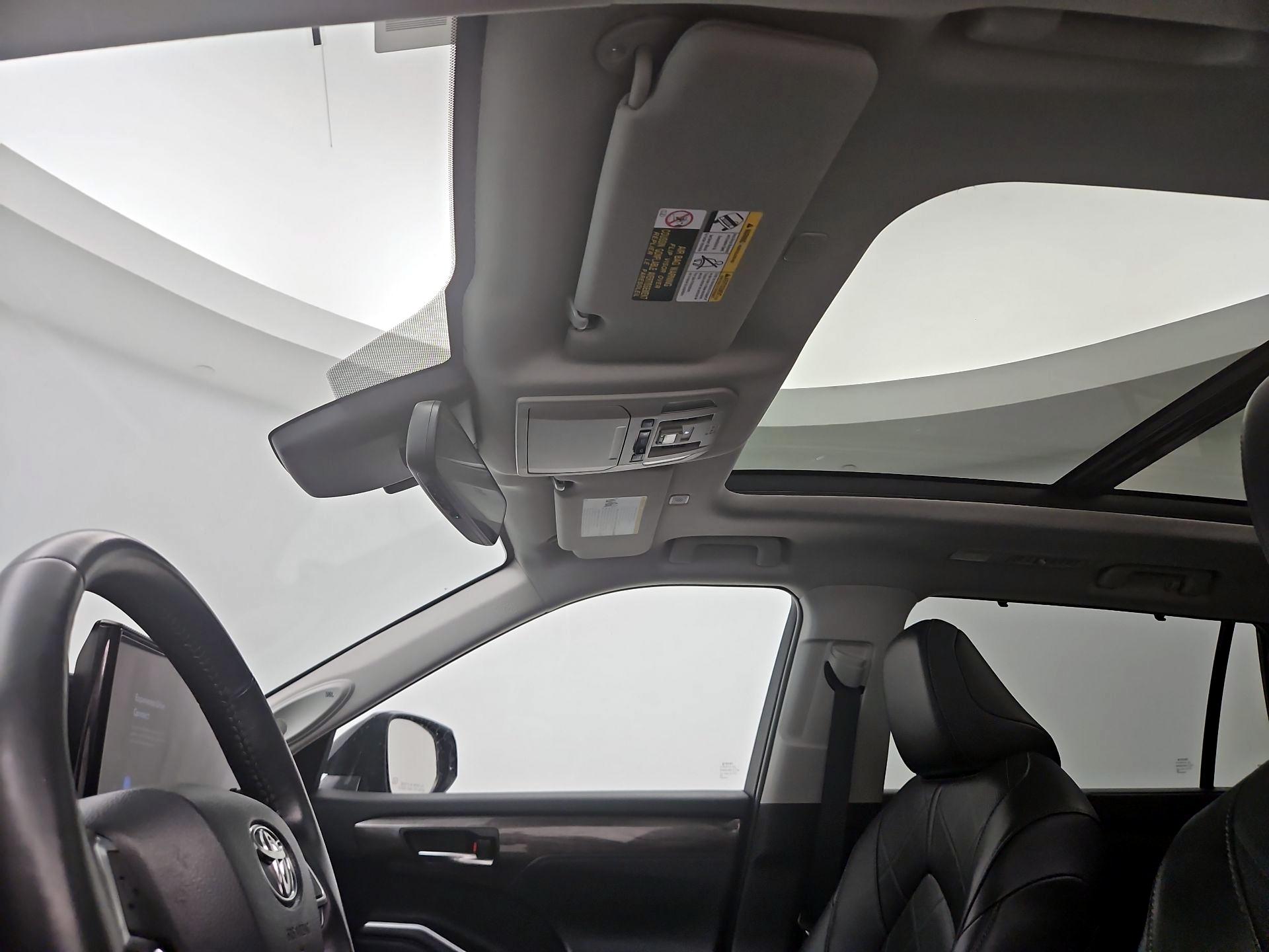 Thumbnail: 2023 Toyota Highlander - 19