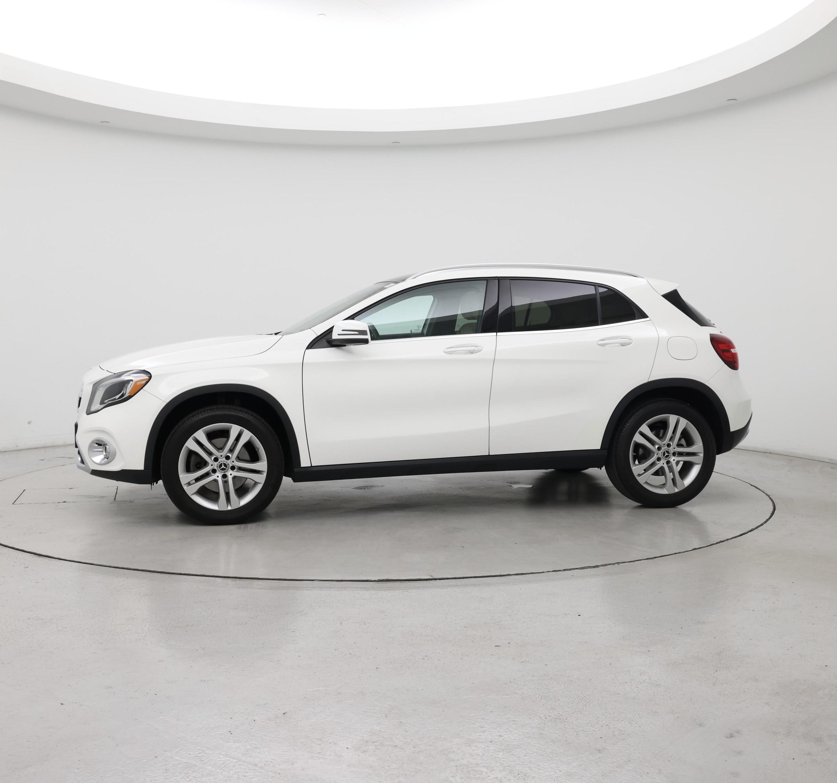 Thumbnail: 2020 Mercedes-Benz GLA - 3