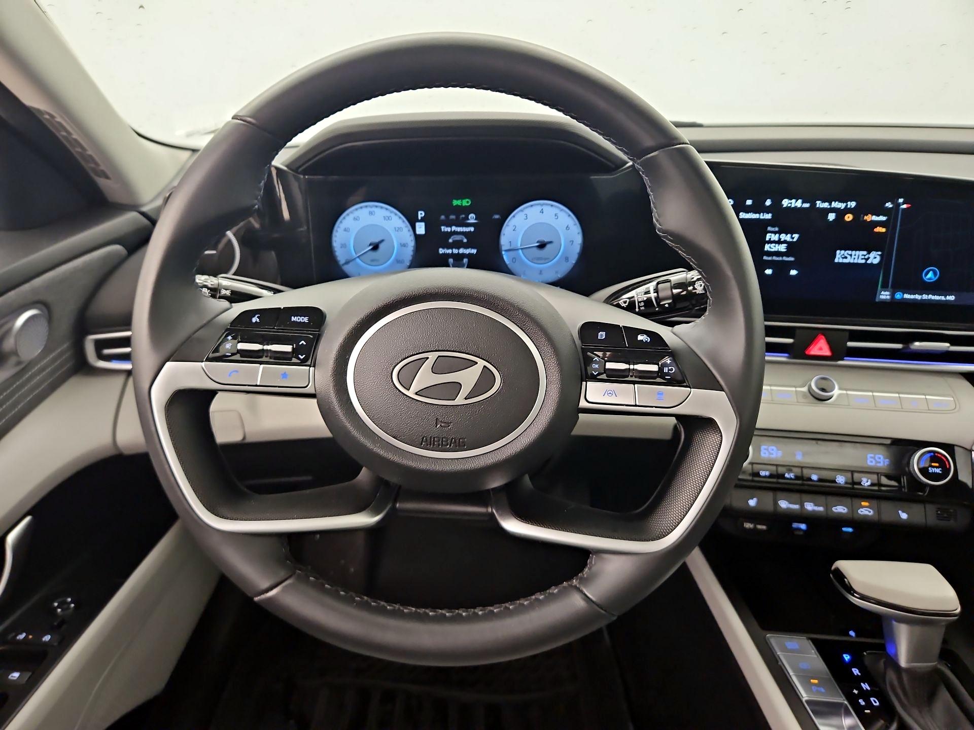 Thumbnail: 2024 Hyundai Elantra - 10