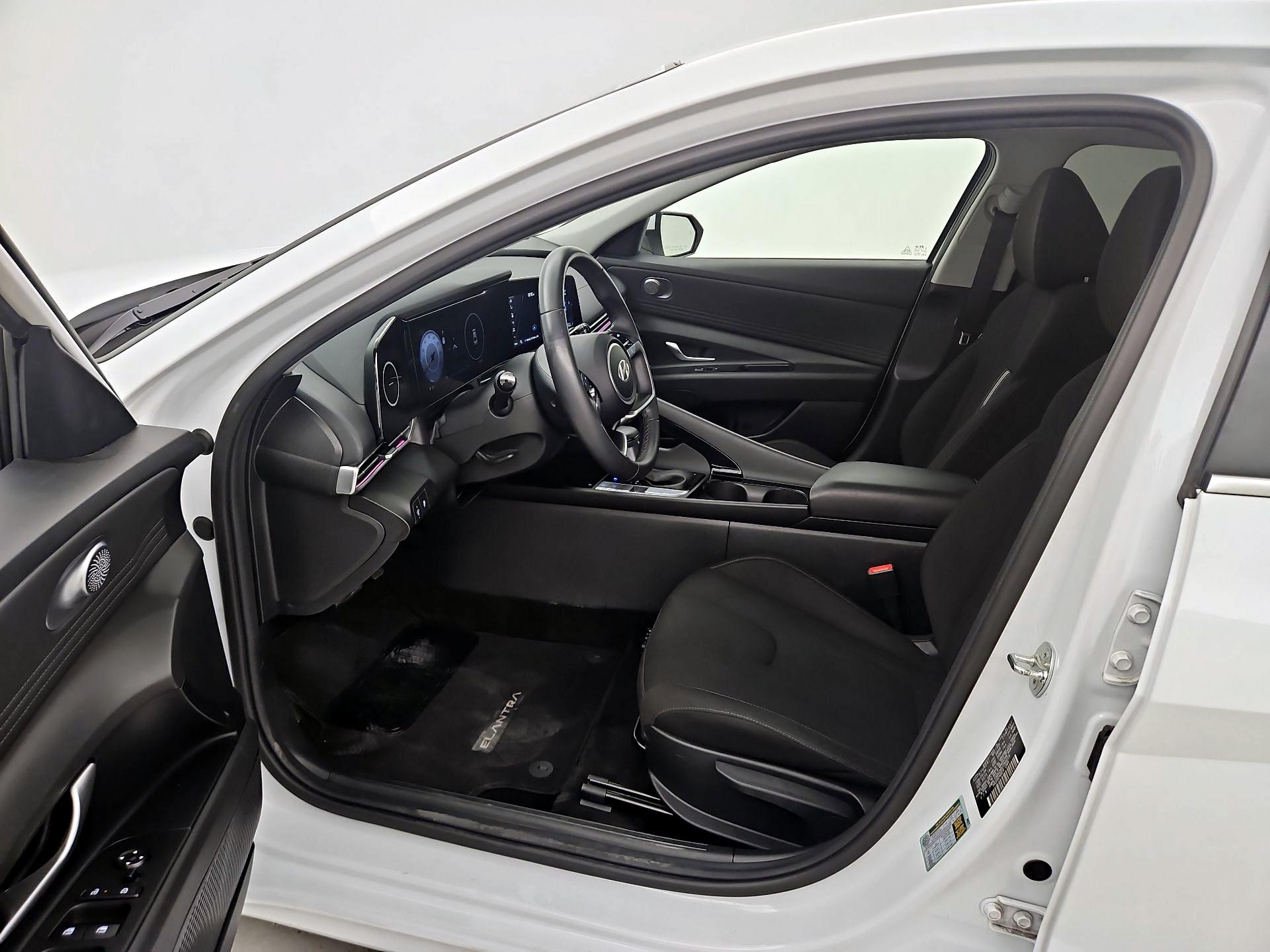 Thumbnail: 2024 Hyundai Elantra - 11