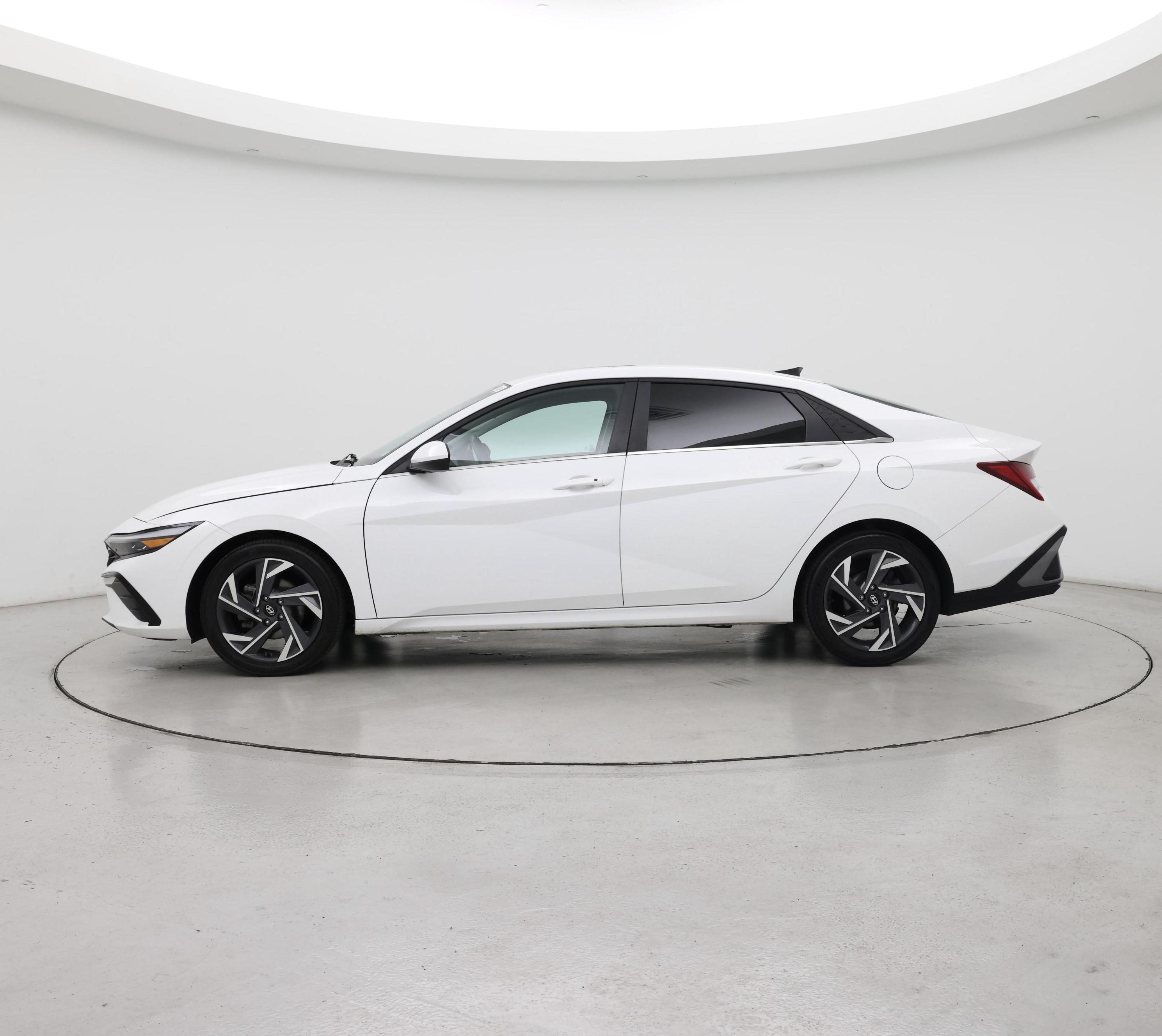 Thumbnail: 2024 Hyundai Elantra - 3