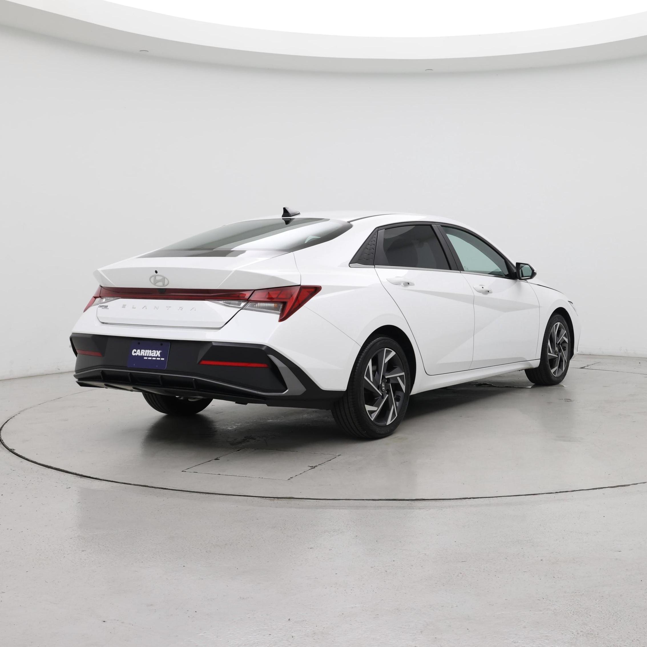 Thumbnail: 2024 Hyundai Elantra - 8
