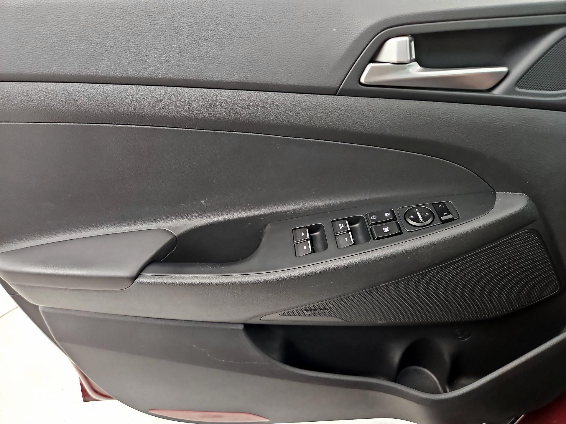 Thumbnail: 2020 Hyundai Tucson - 12