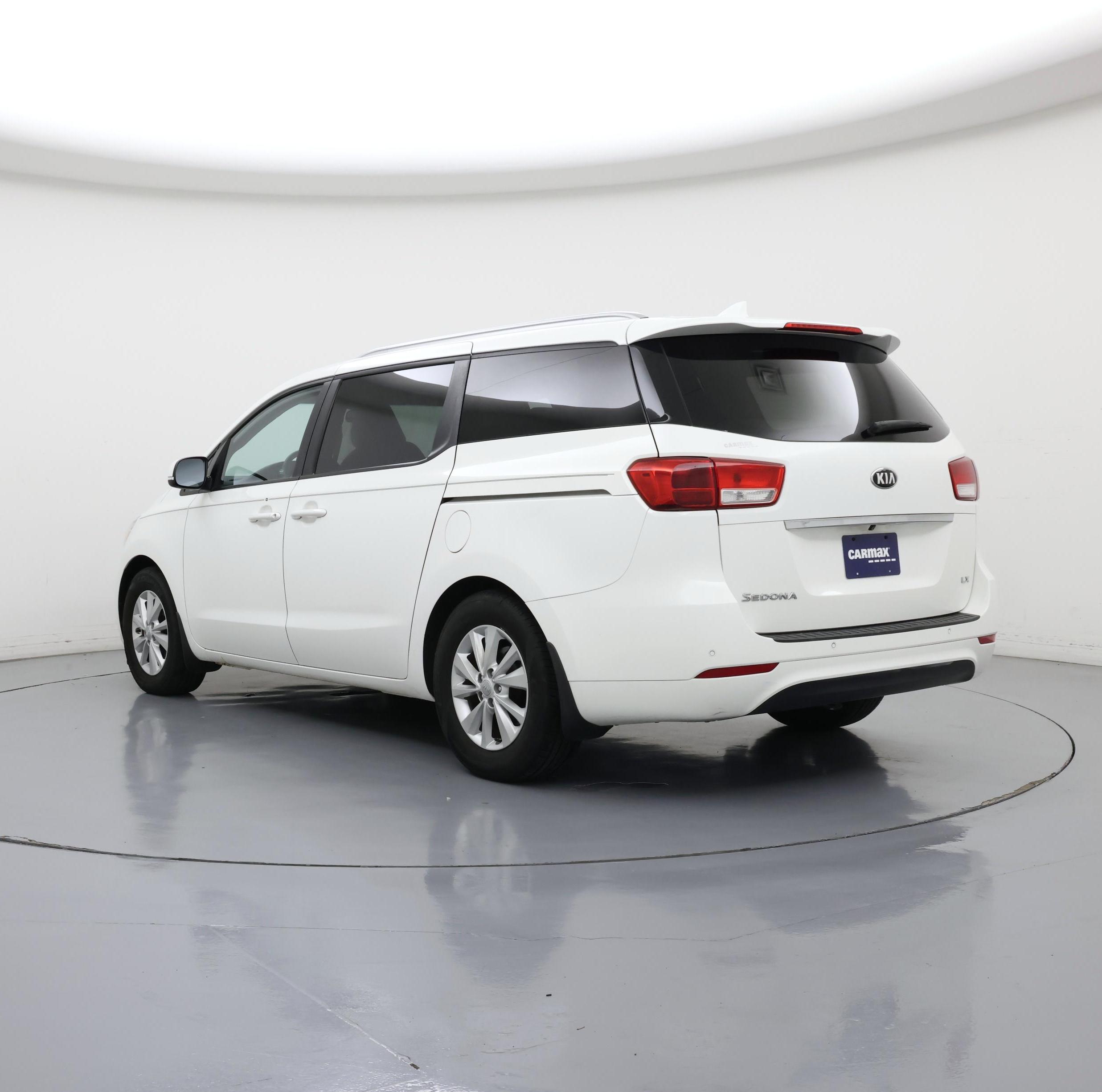 Thumbnail: 2016 Kia Sedona - 2