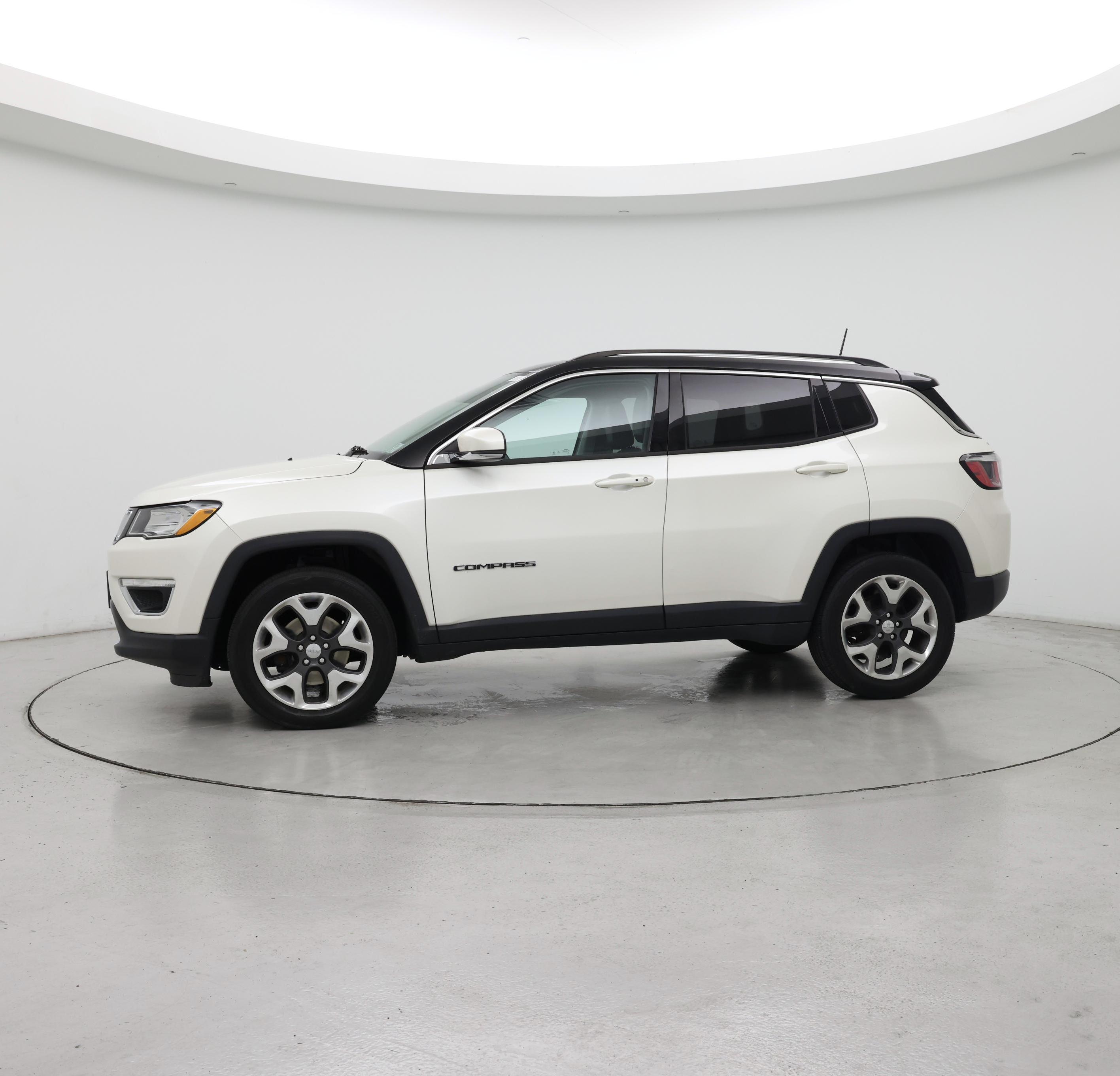 Thumbnail: 2018 Jeep Compass - 3