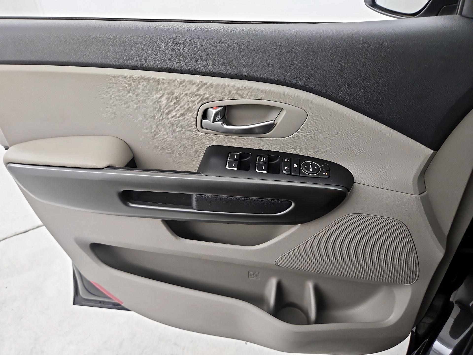 Thumbnail: 2020 Kia Sedona - 12