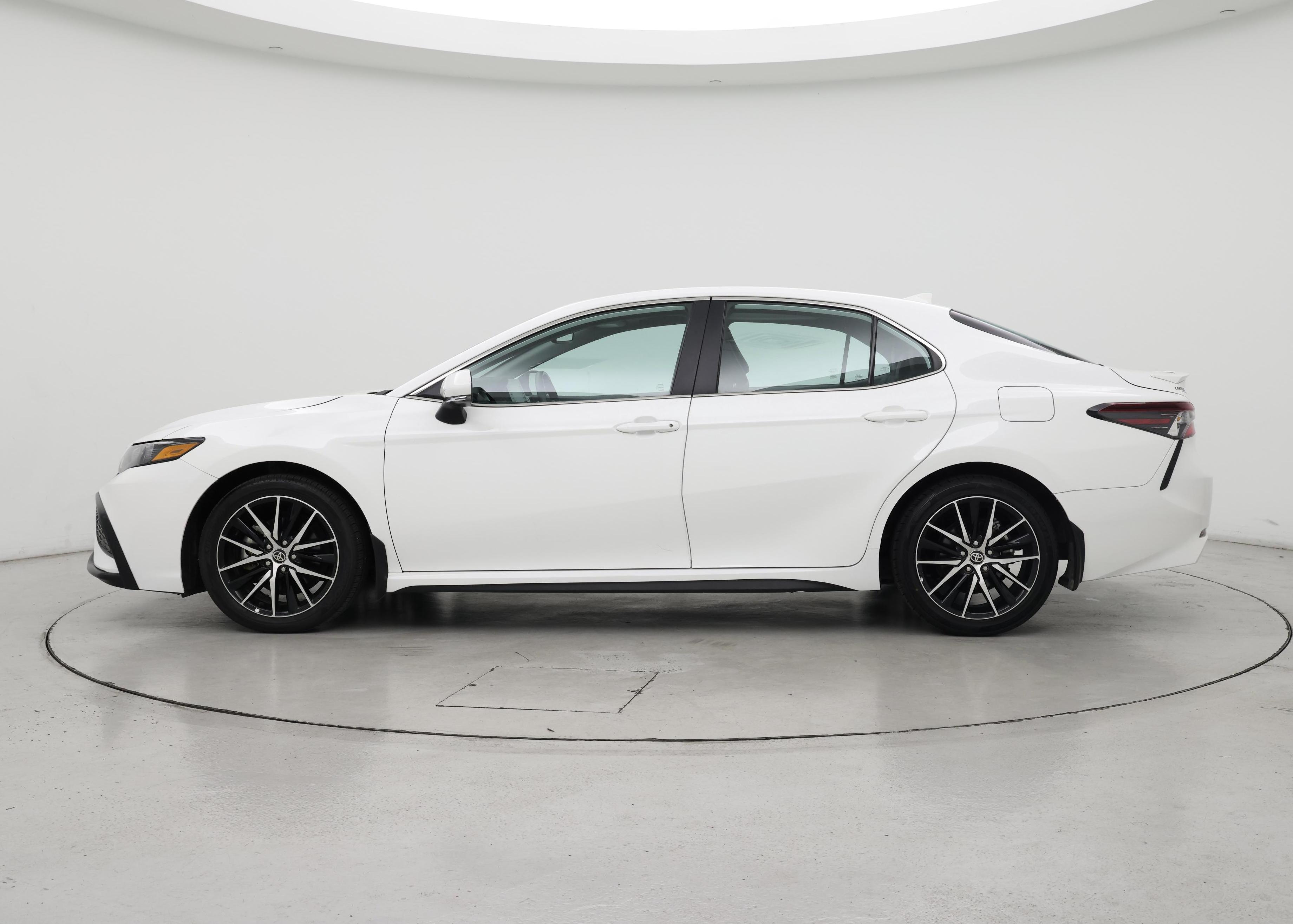 Thumbnail: 2024 Toyota Camry - 3